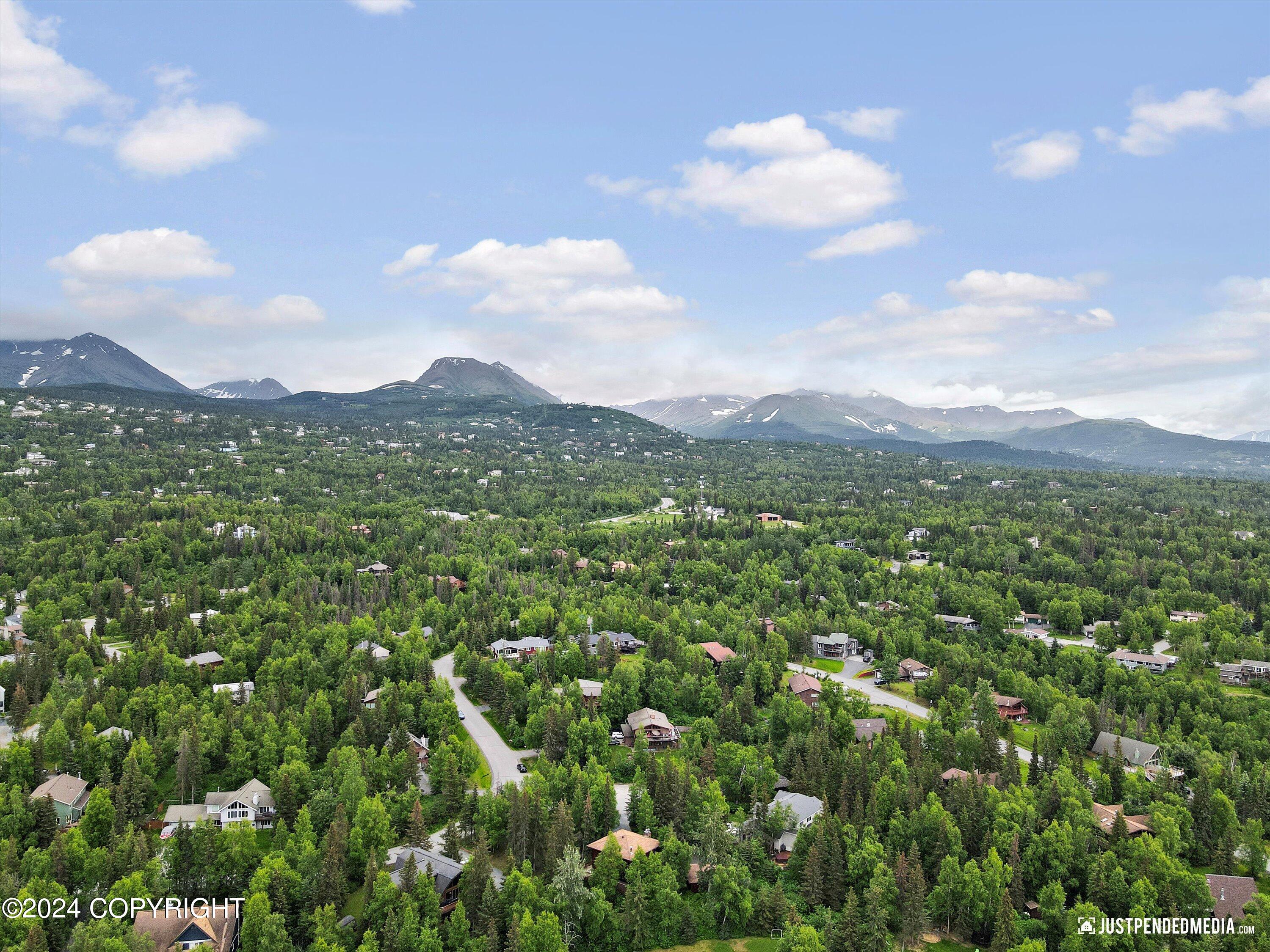 6851 Round Tree Circle