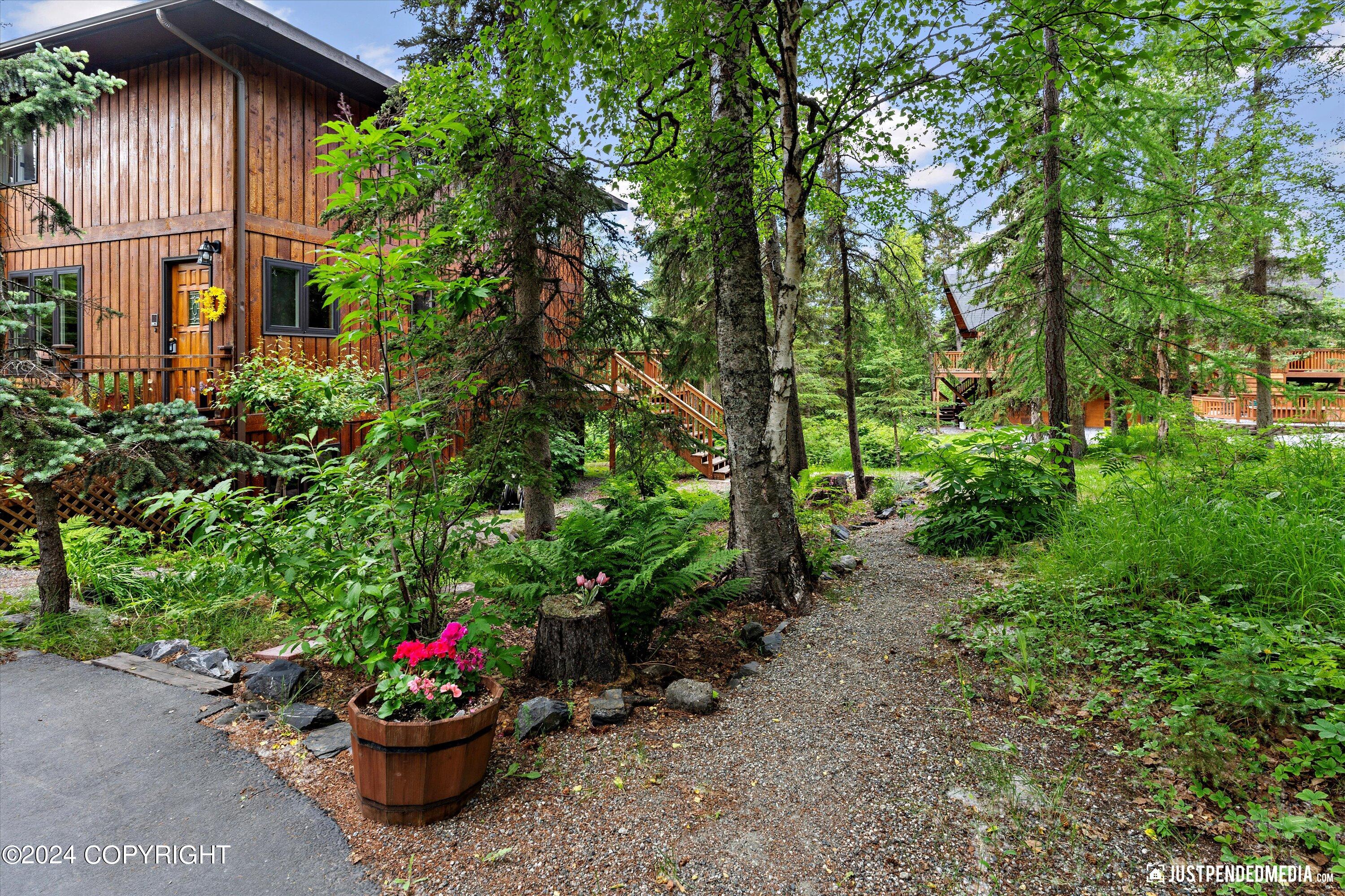 6851 Round Tree Circle