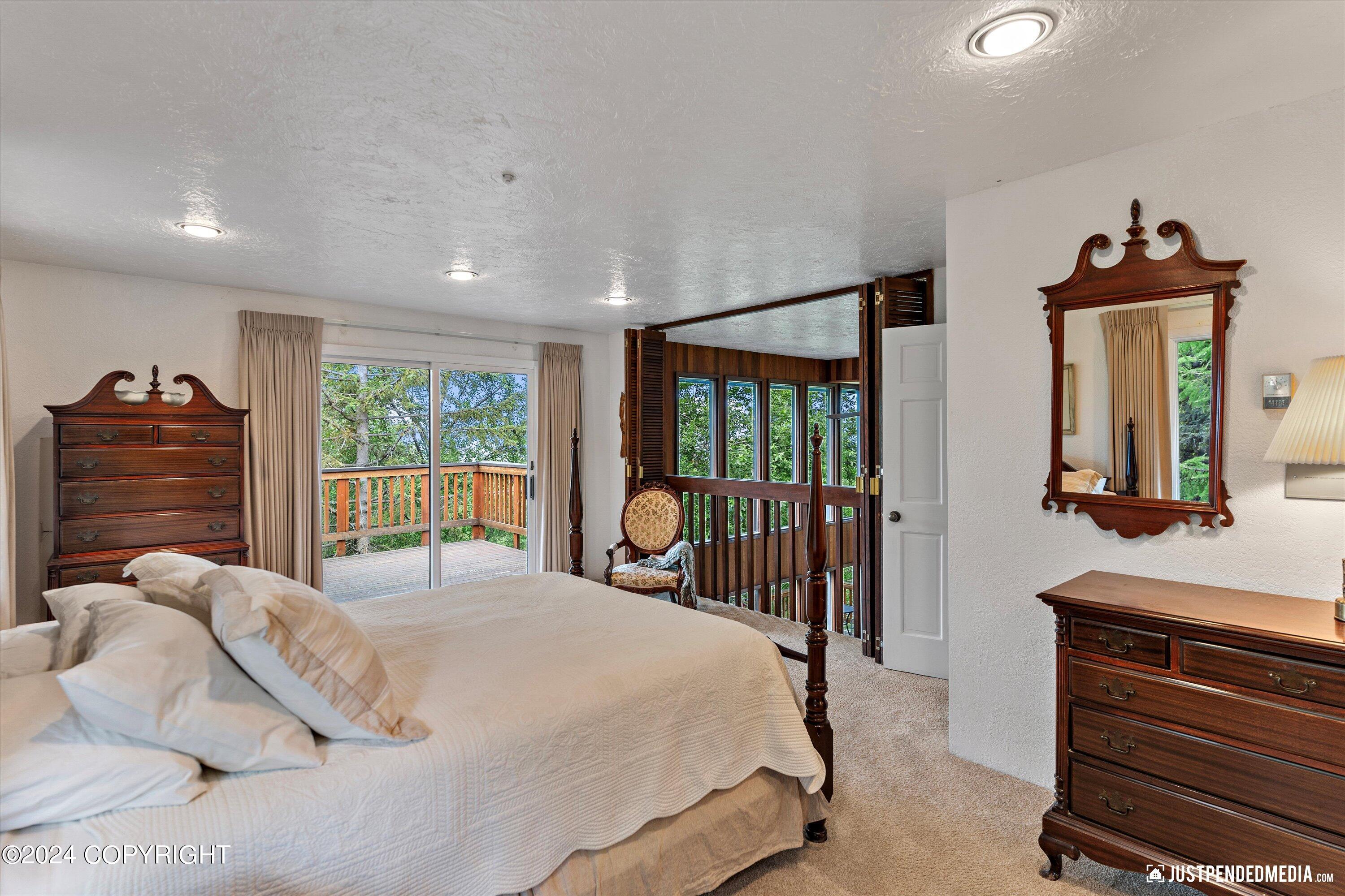 6851 Round Tree Circle