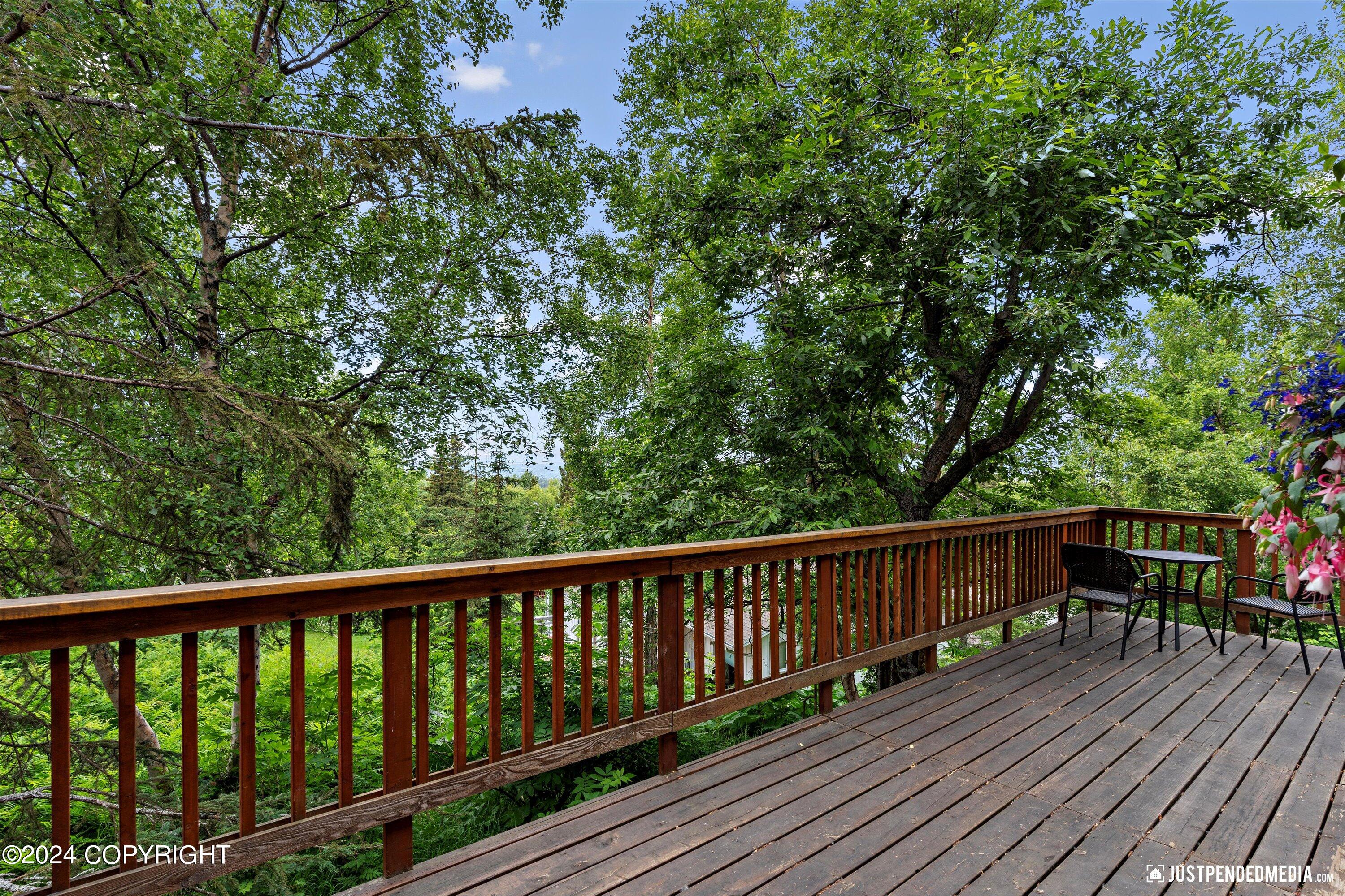 6851 Round Tree Circle