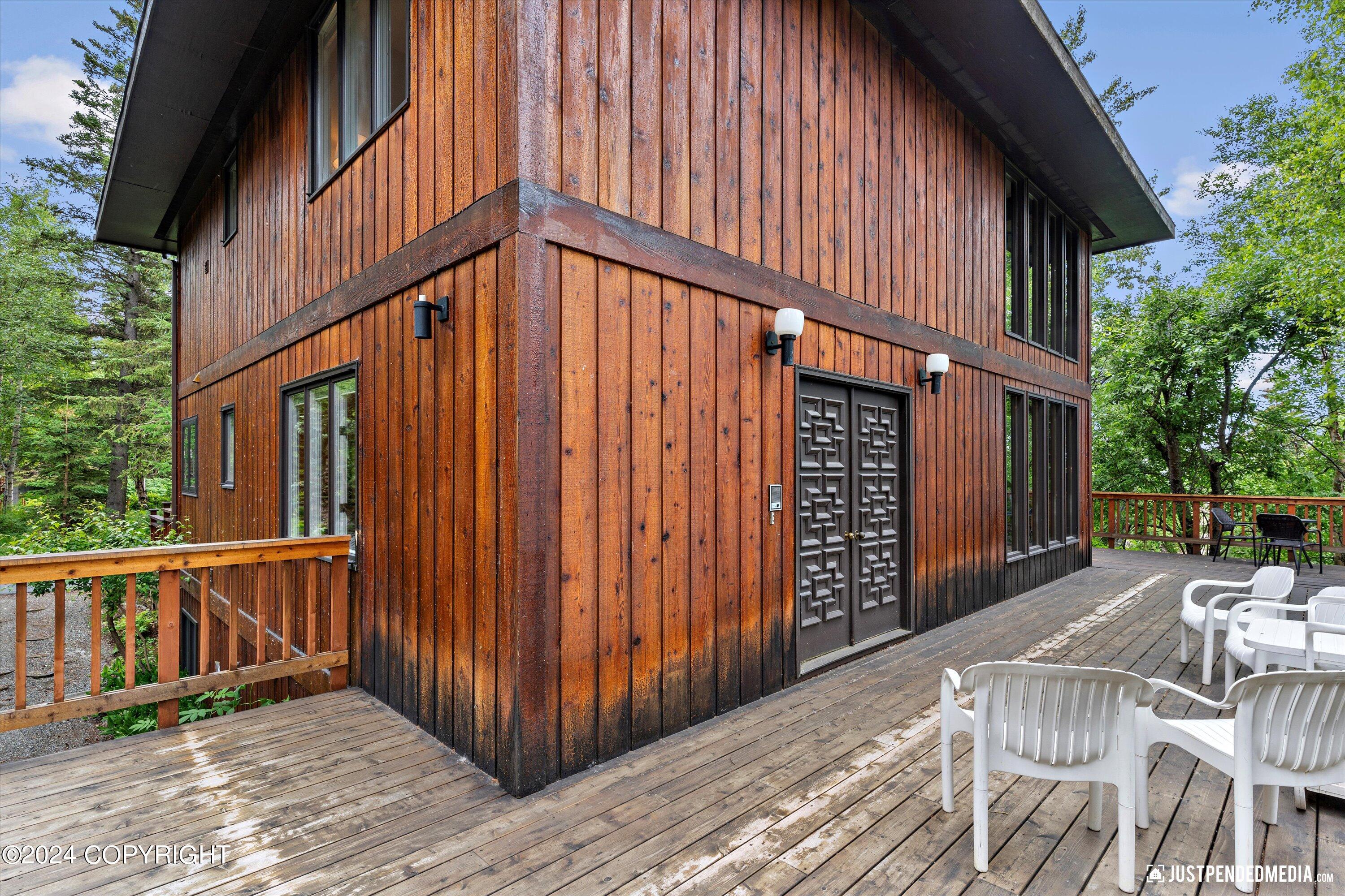 6851 Round Tree Circle