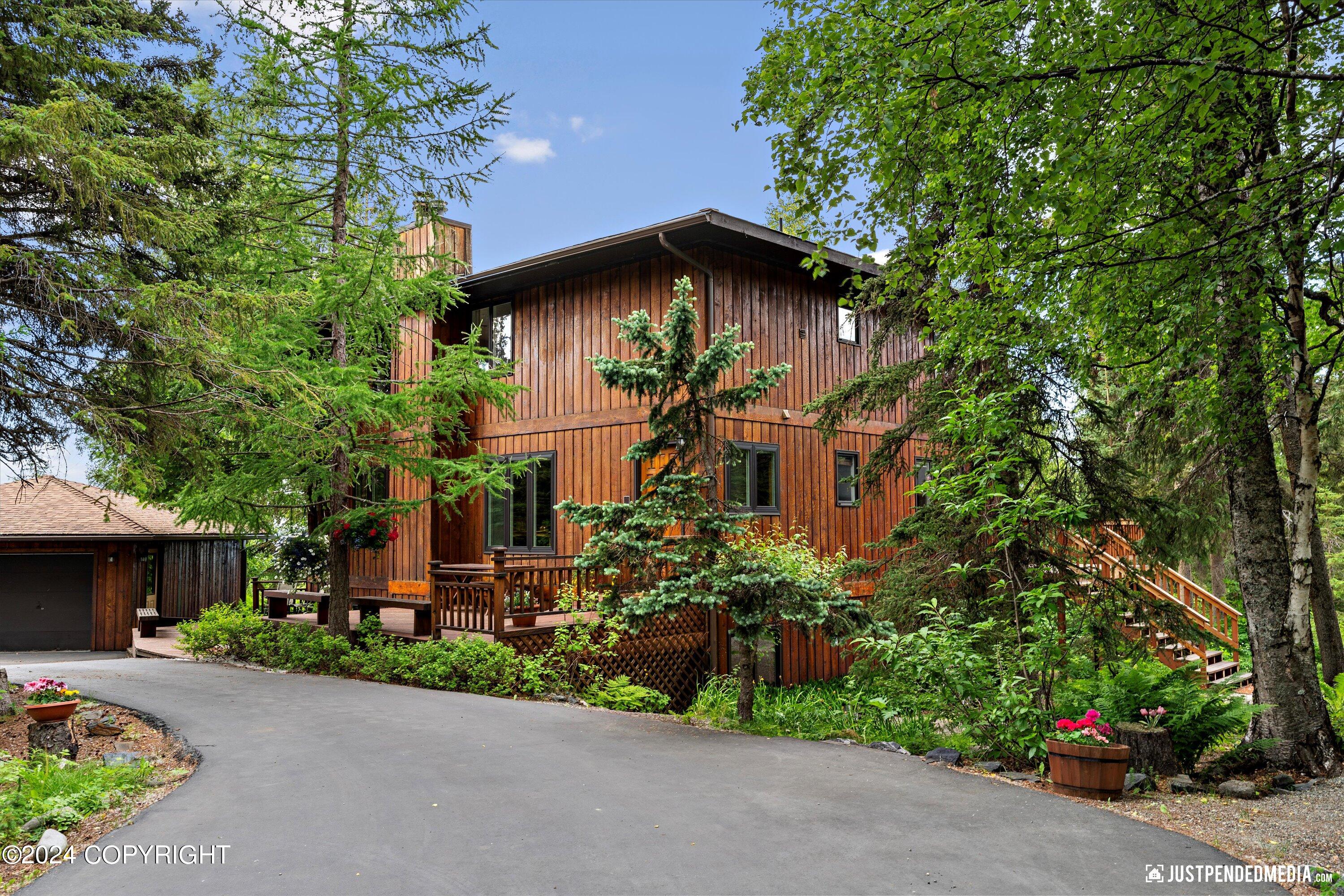 6851 Round Tree Circle