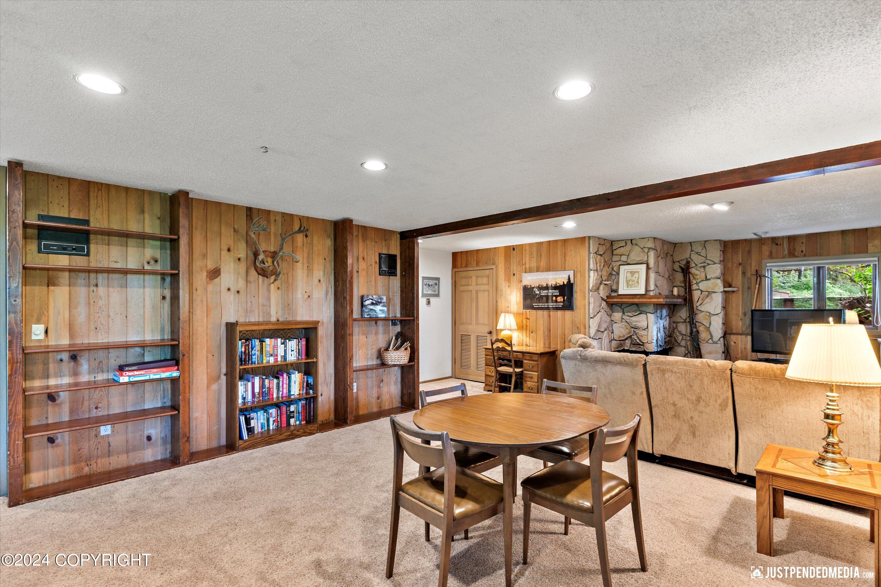 6851 Round Tree Circle