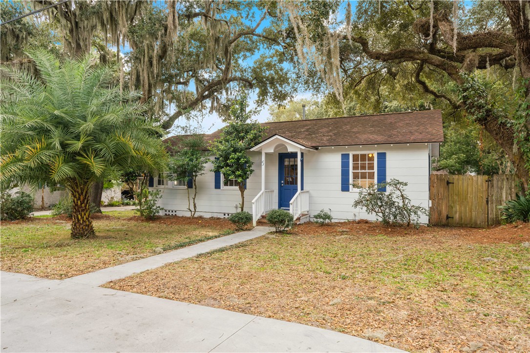 63 Maxwell Ave