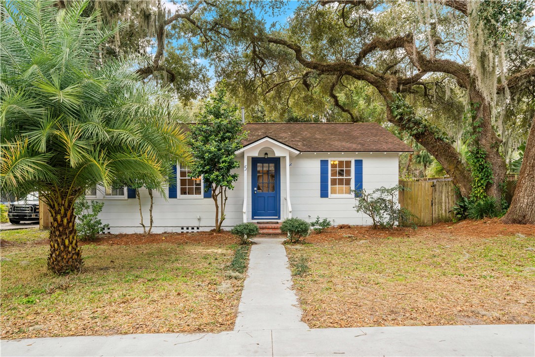 63 Maxwell Ave