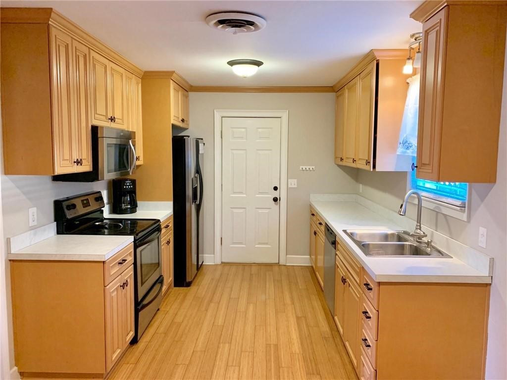 104 Highland Ave