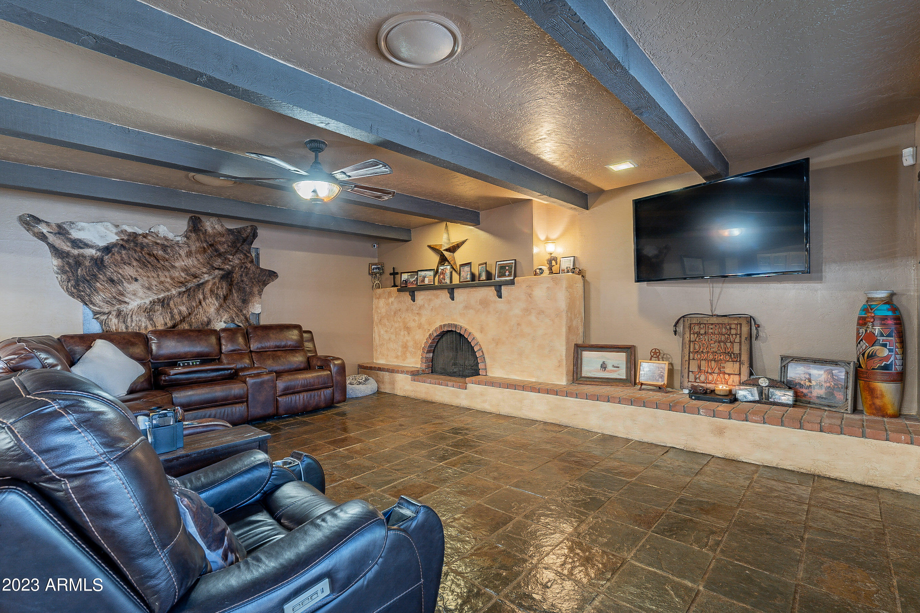 301 N POTTEBAUM Road