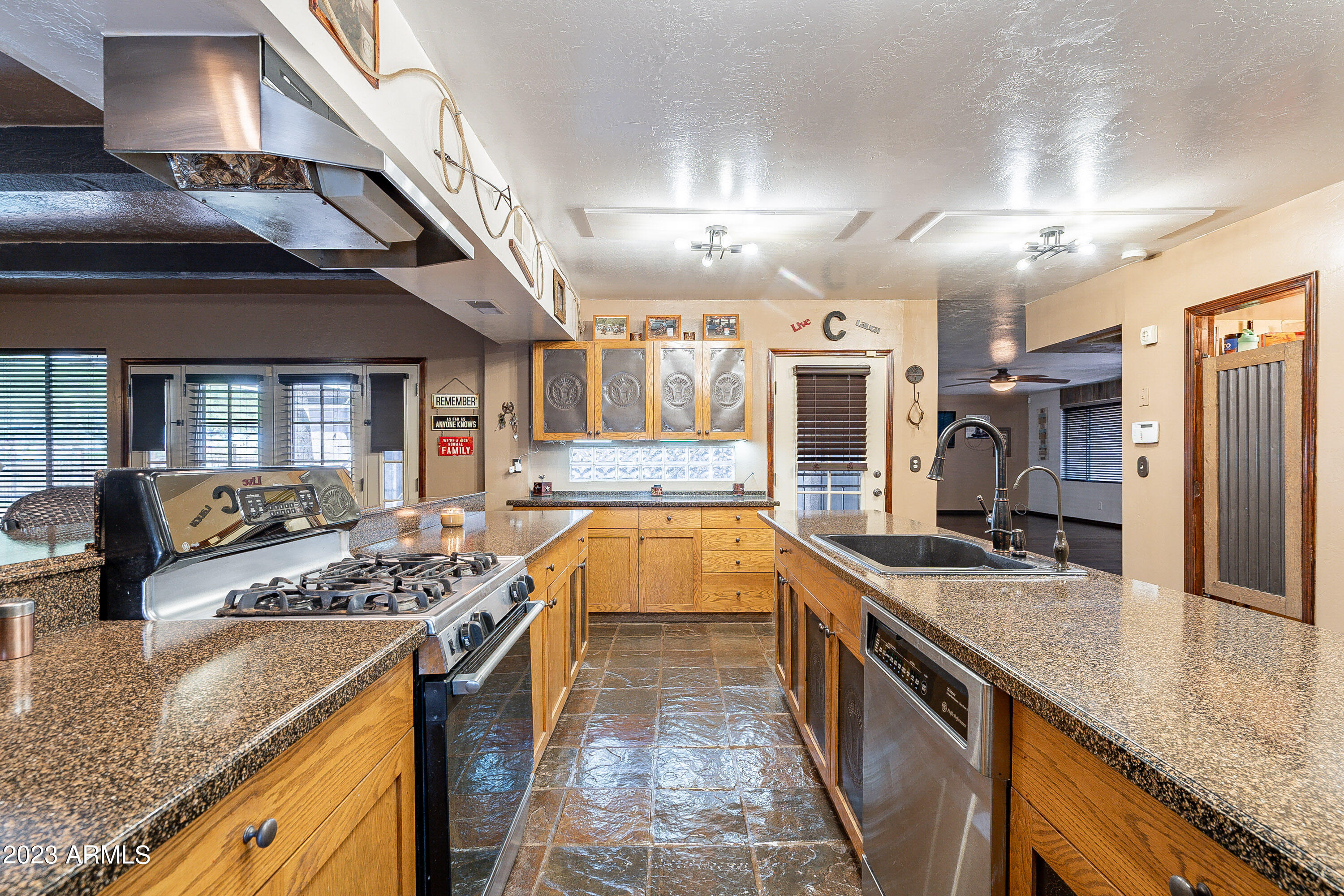 301 N POTTEBAUM Road