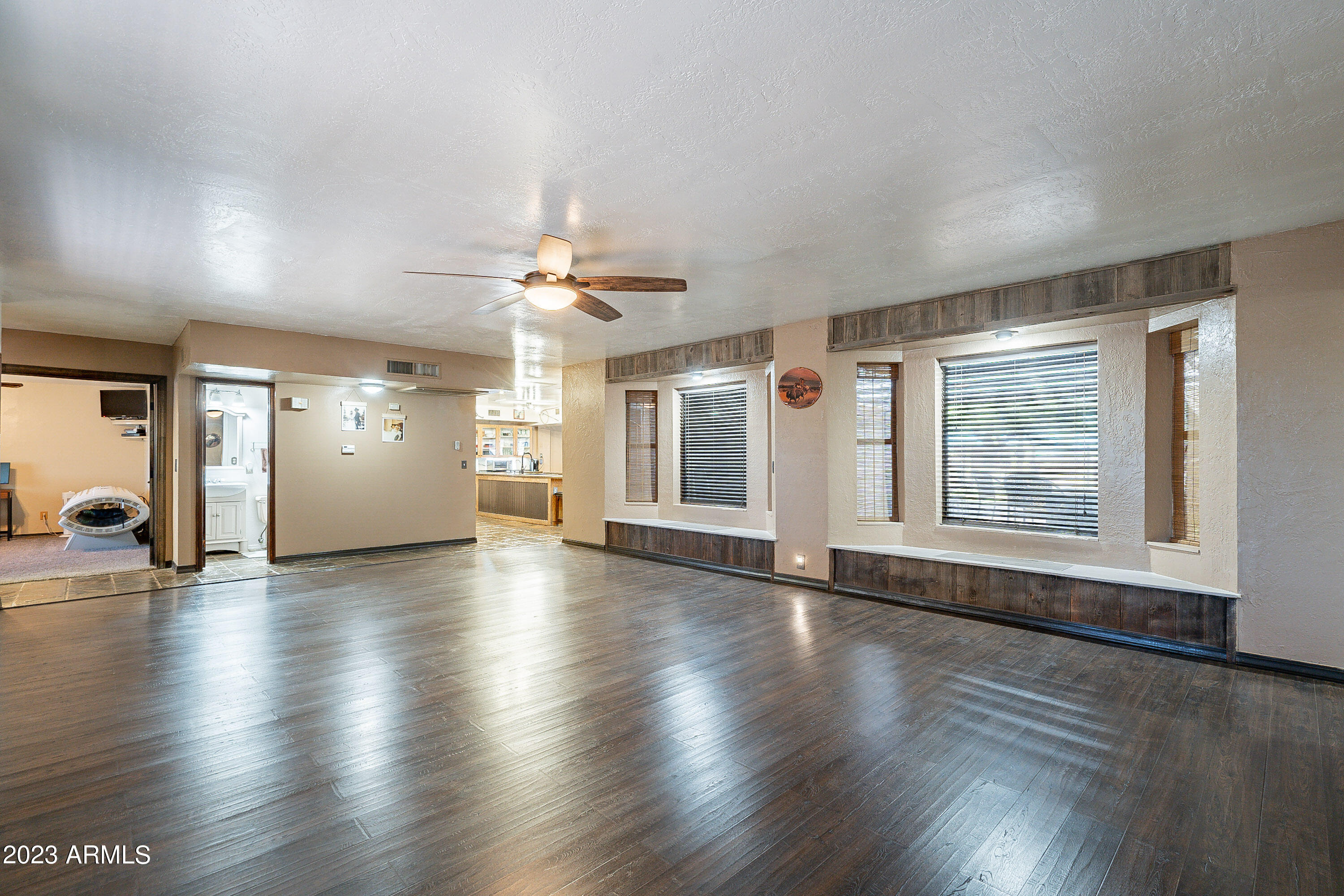 301 N POTTEBAUM Road