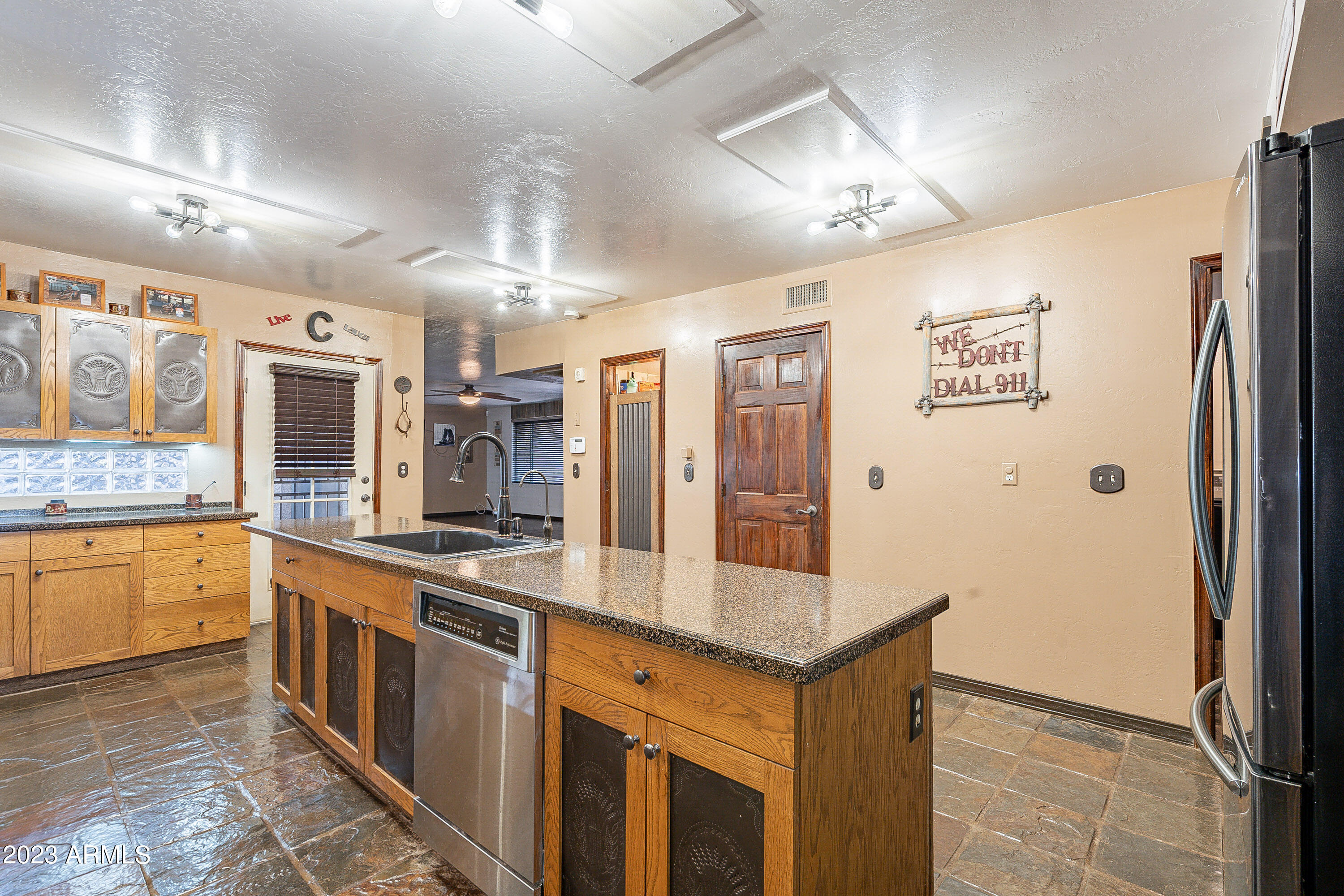 301 N POTTEBAUM Road