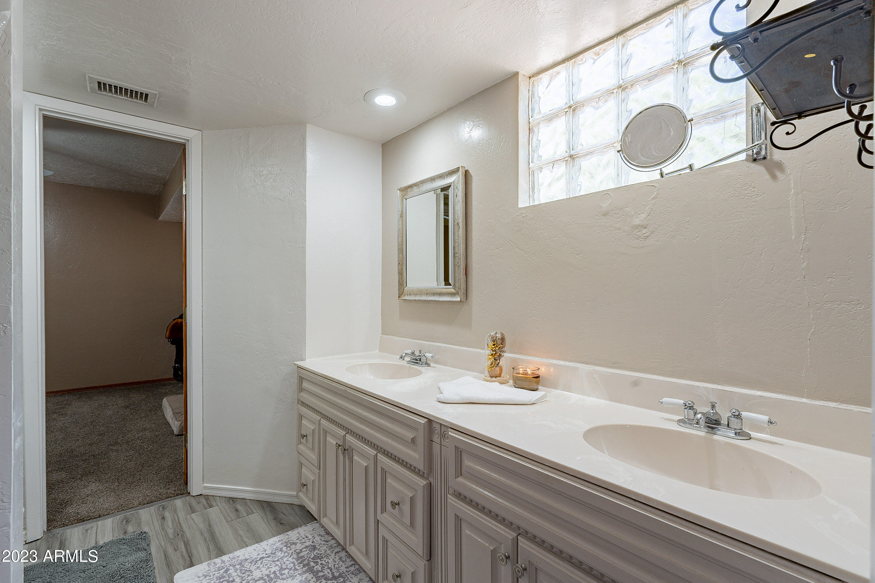 301 N POTTEBAUM Road