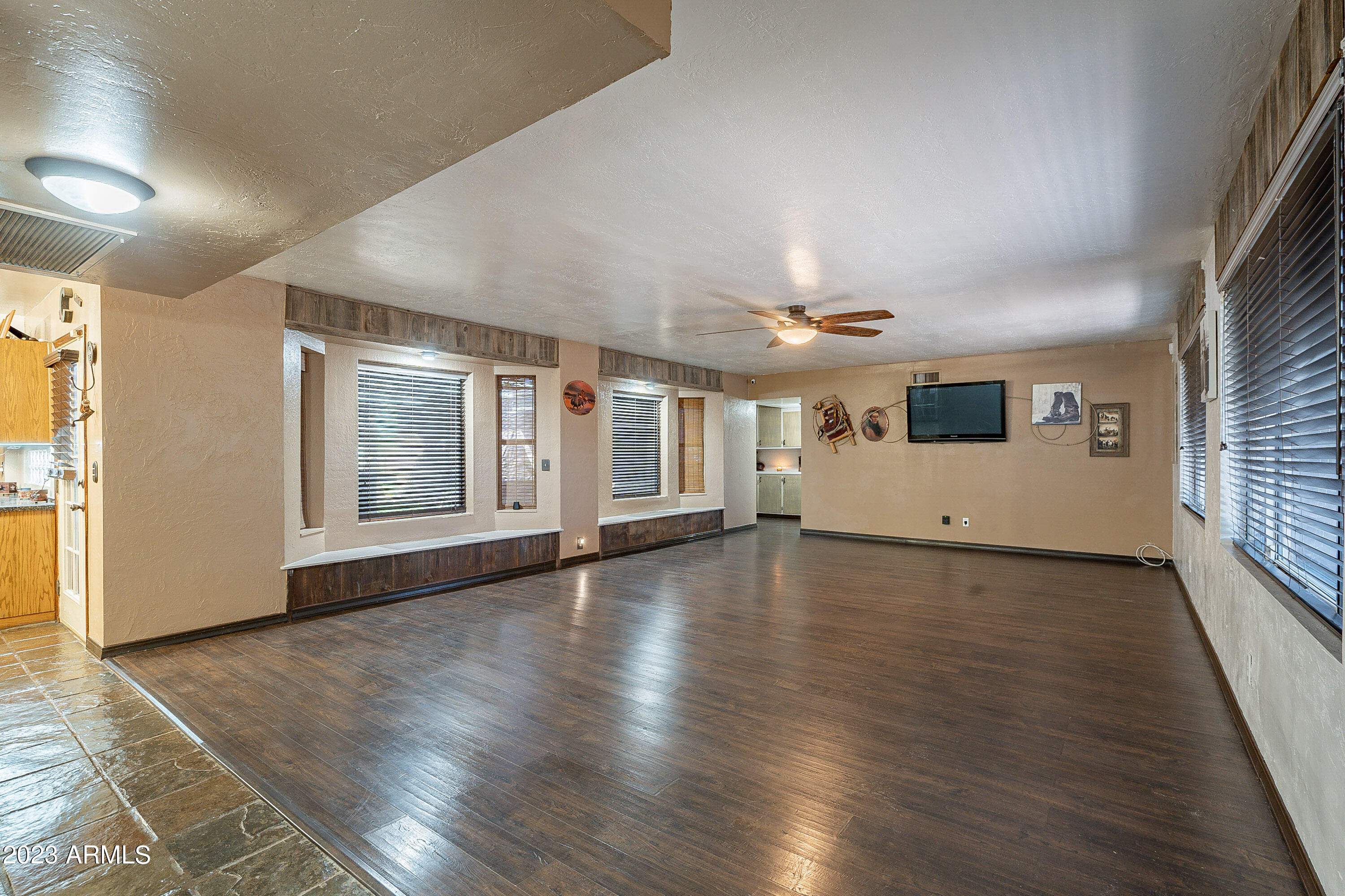 301 N POTTEBAUM Road