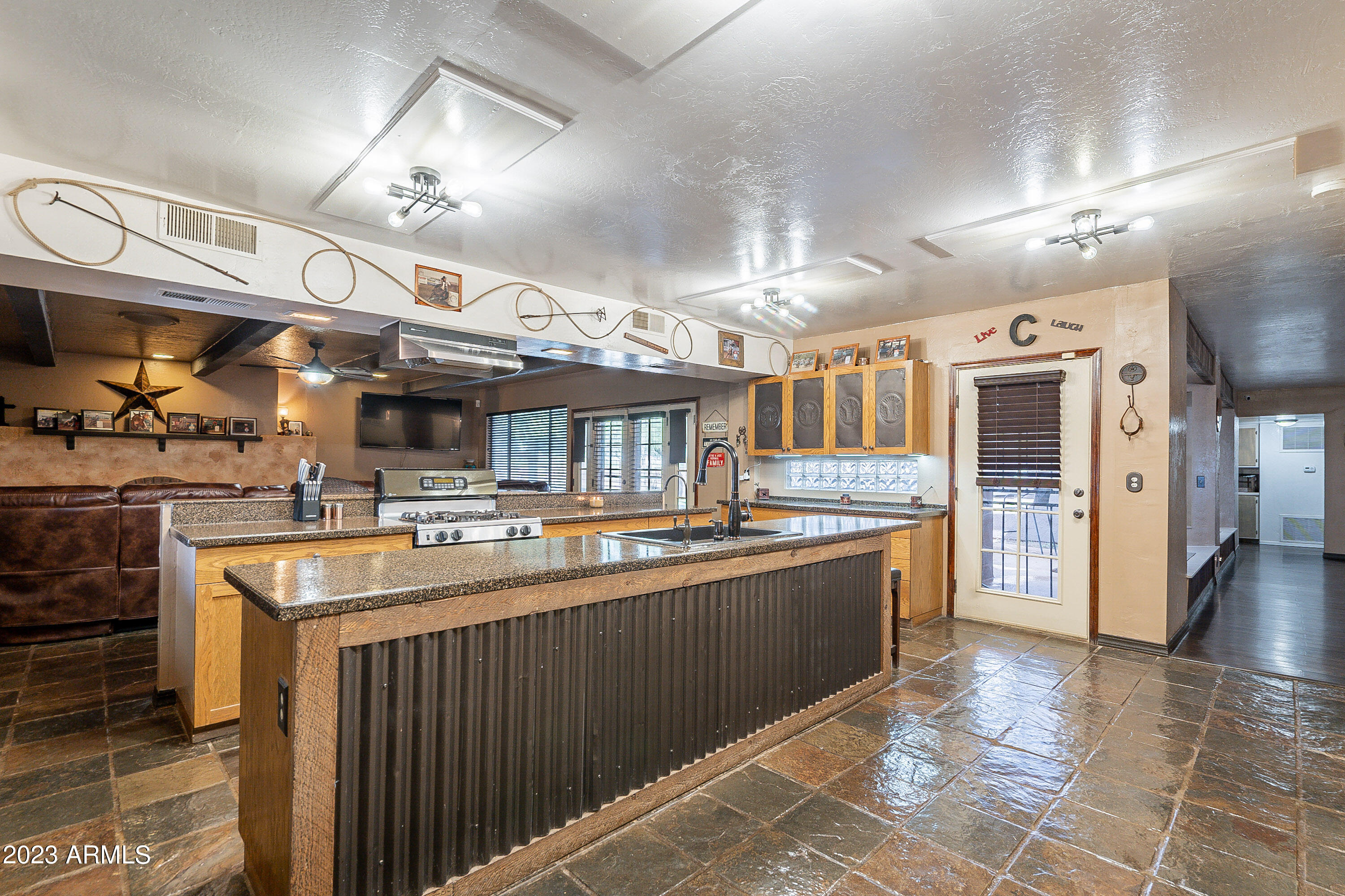 301 N POTTEBAUM Road