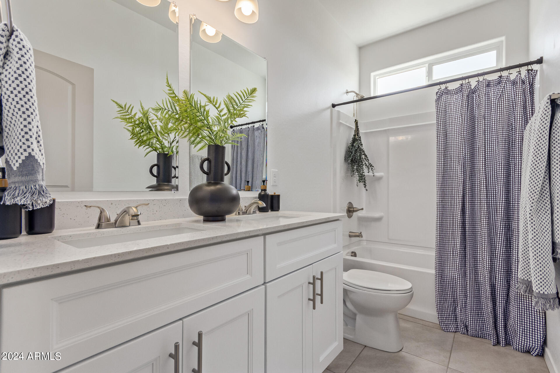3177 W Gracie Lane