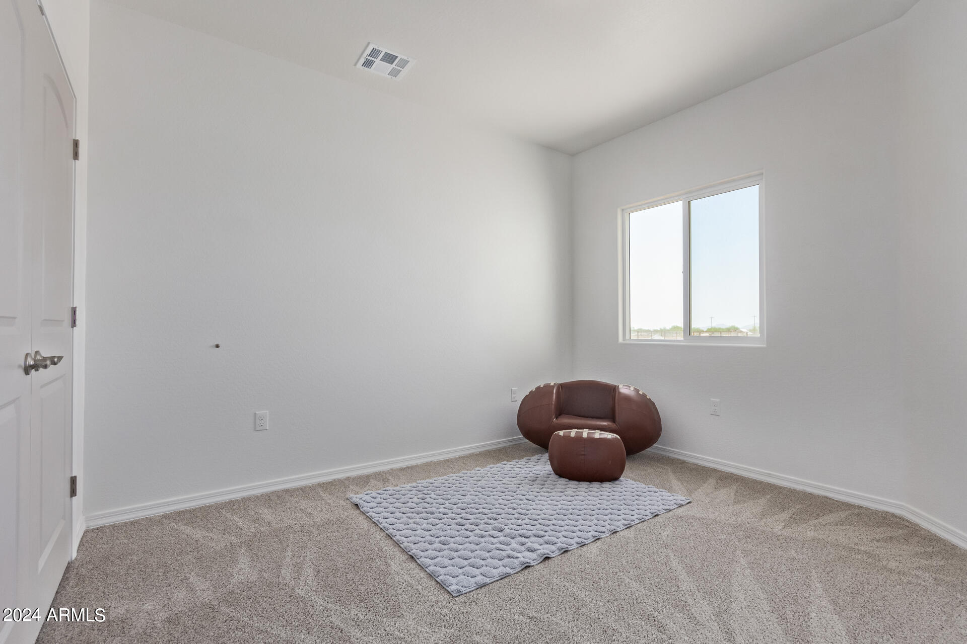 3177 W Gracie Lane