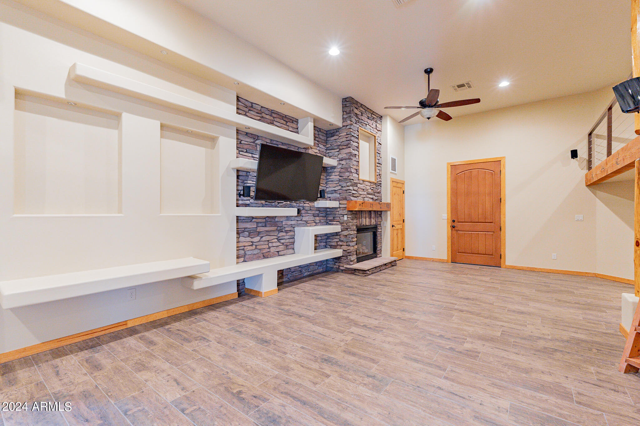 4019 W COVEY Lane