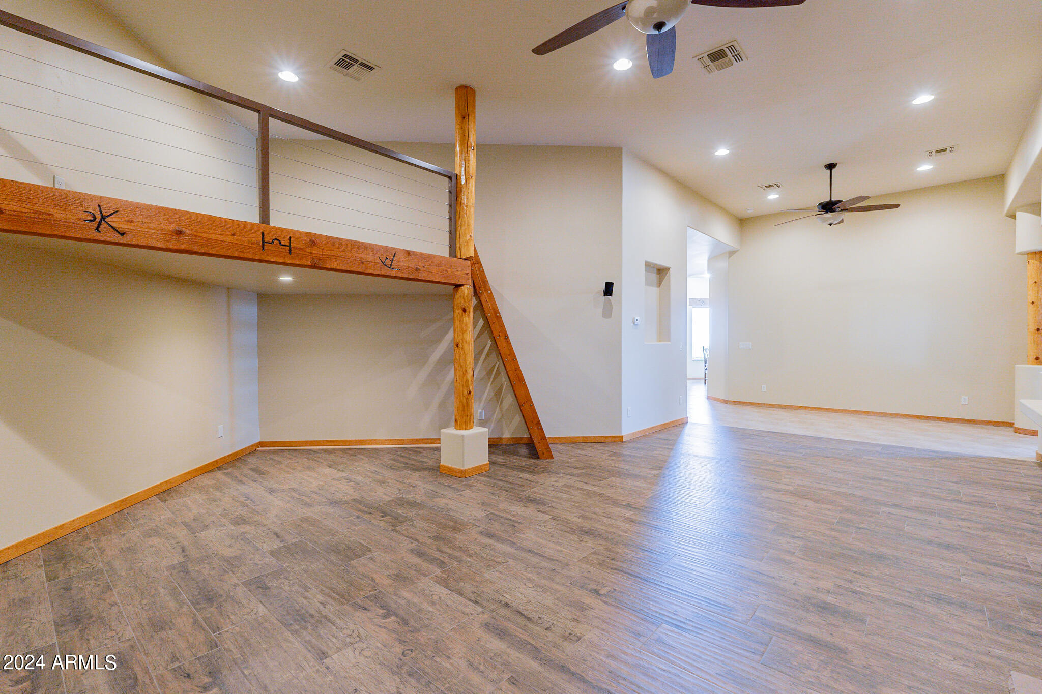 4019 W COVEY Lane
