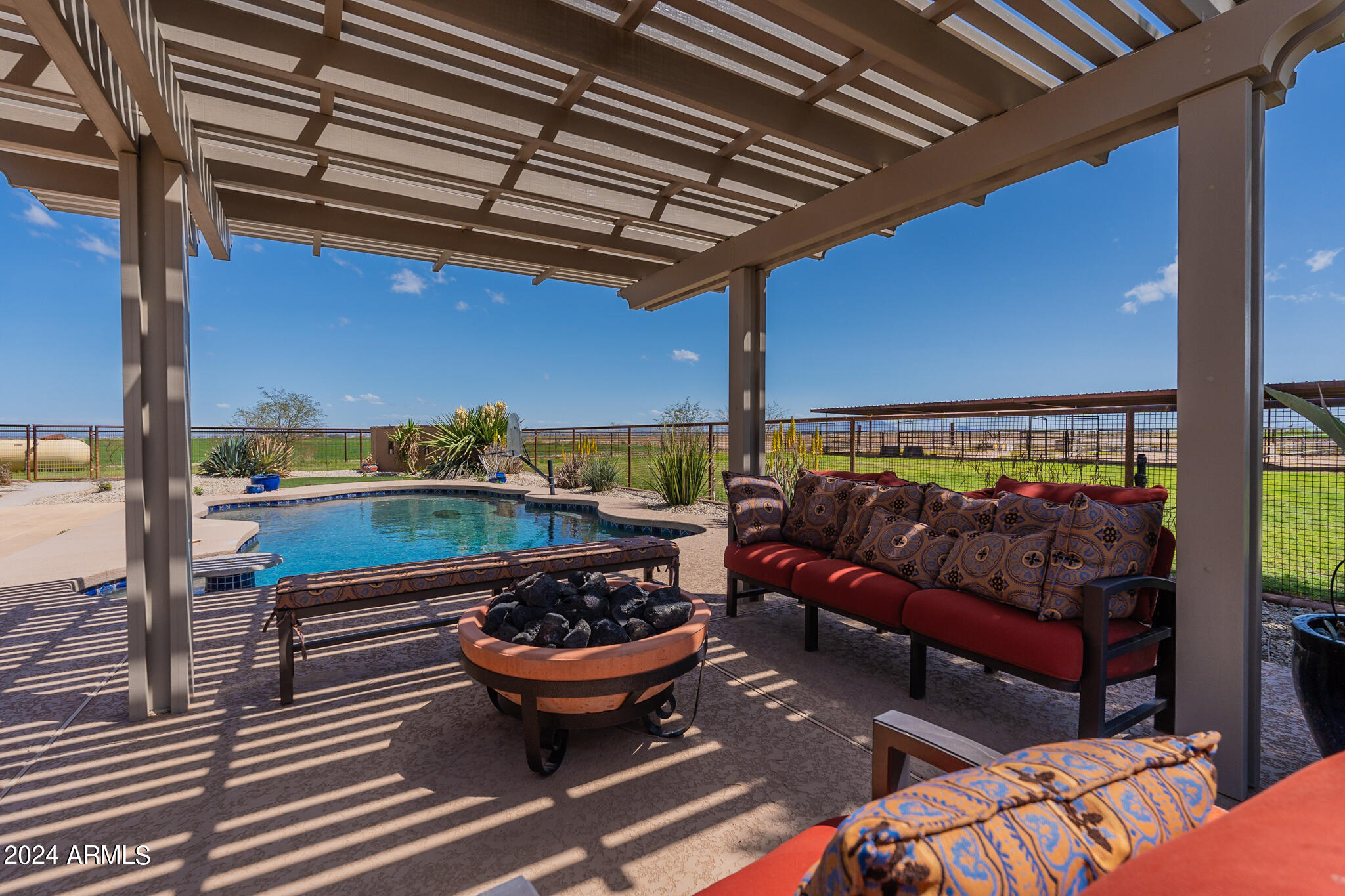 4019 W COVEY Lane