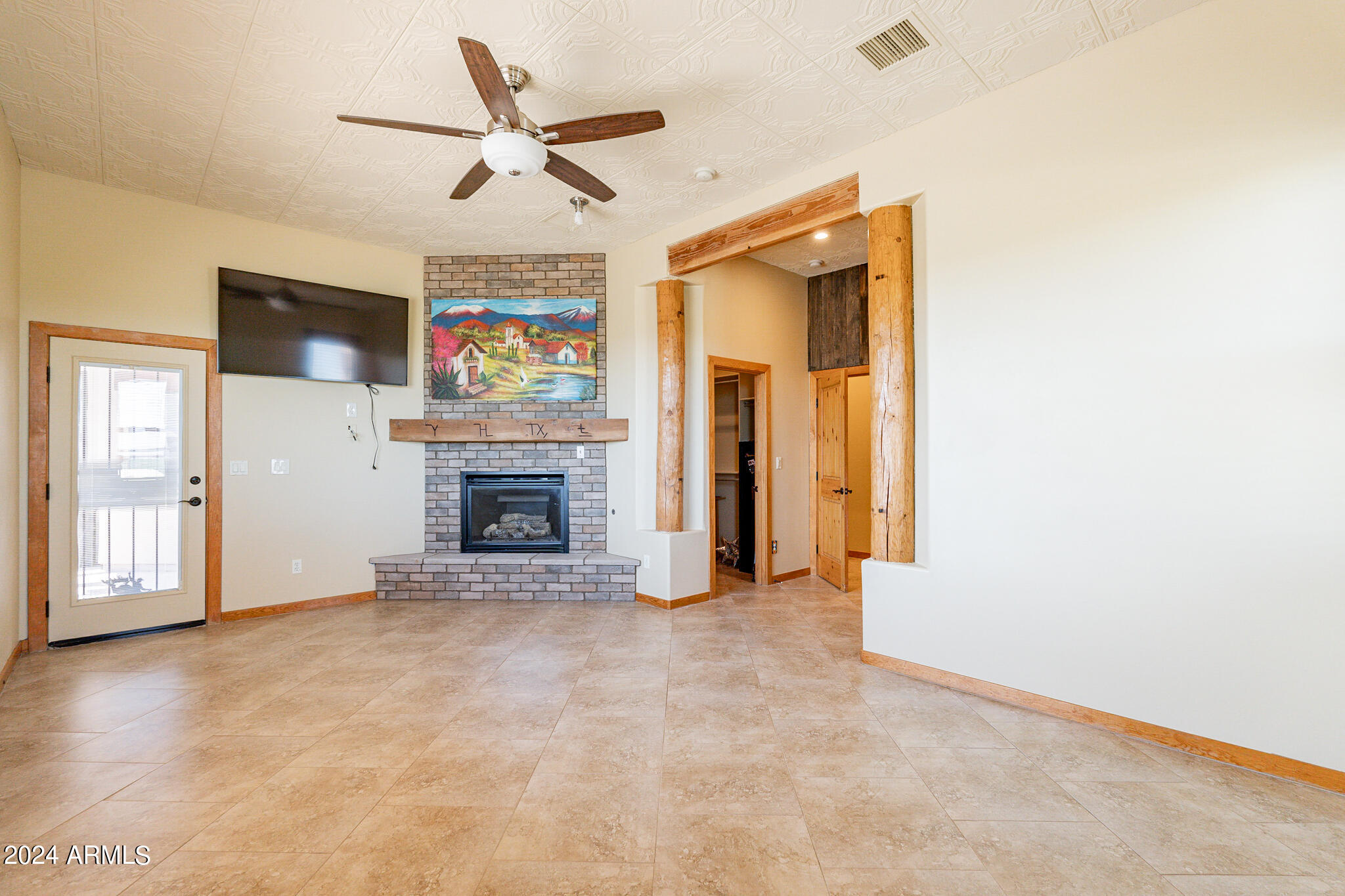 4019 W COVEY Lane