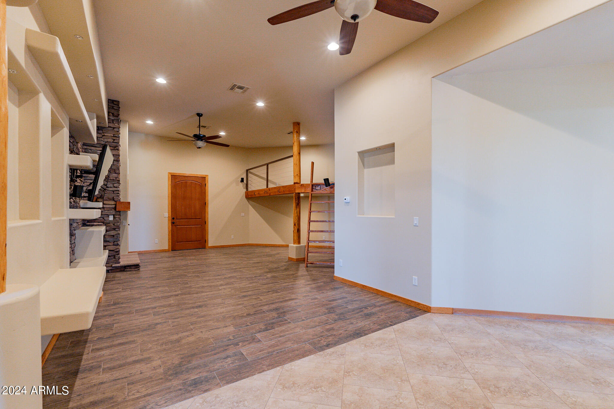 4019 W COVEY Lane