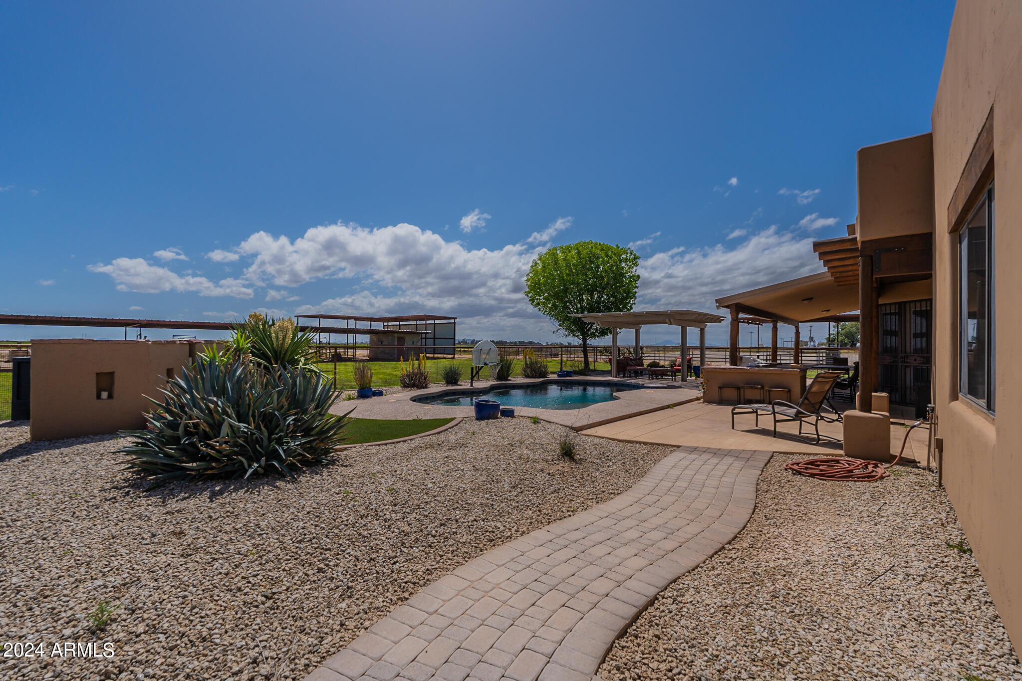 4019 W COVEY Lane