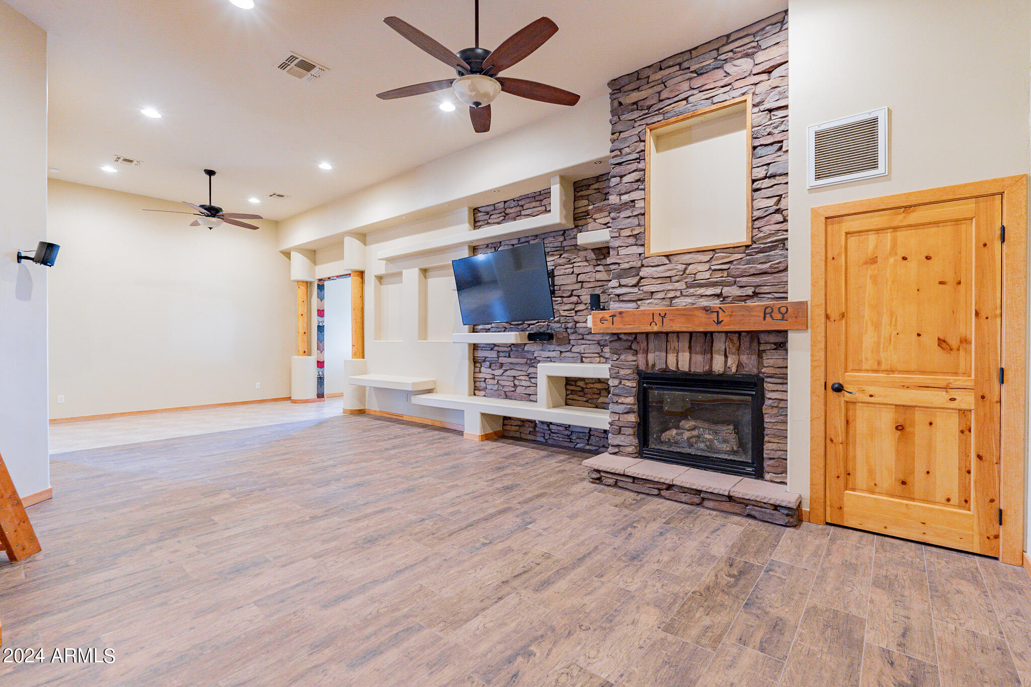 4019 W COVEY Lane