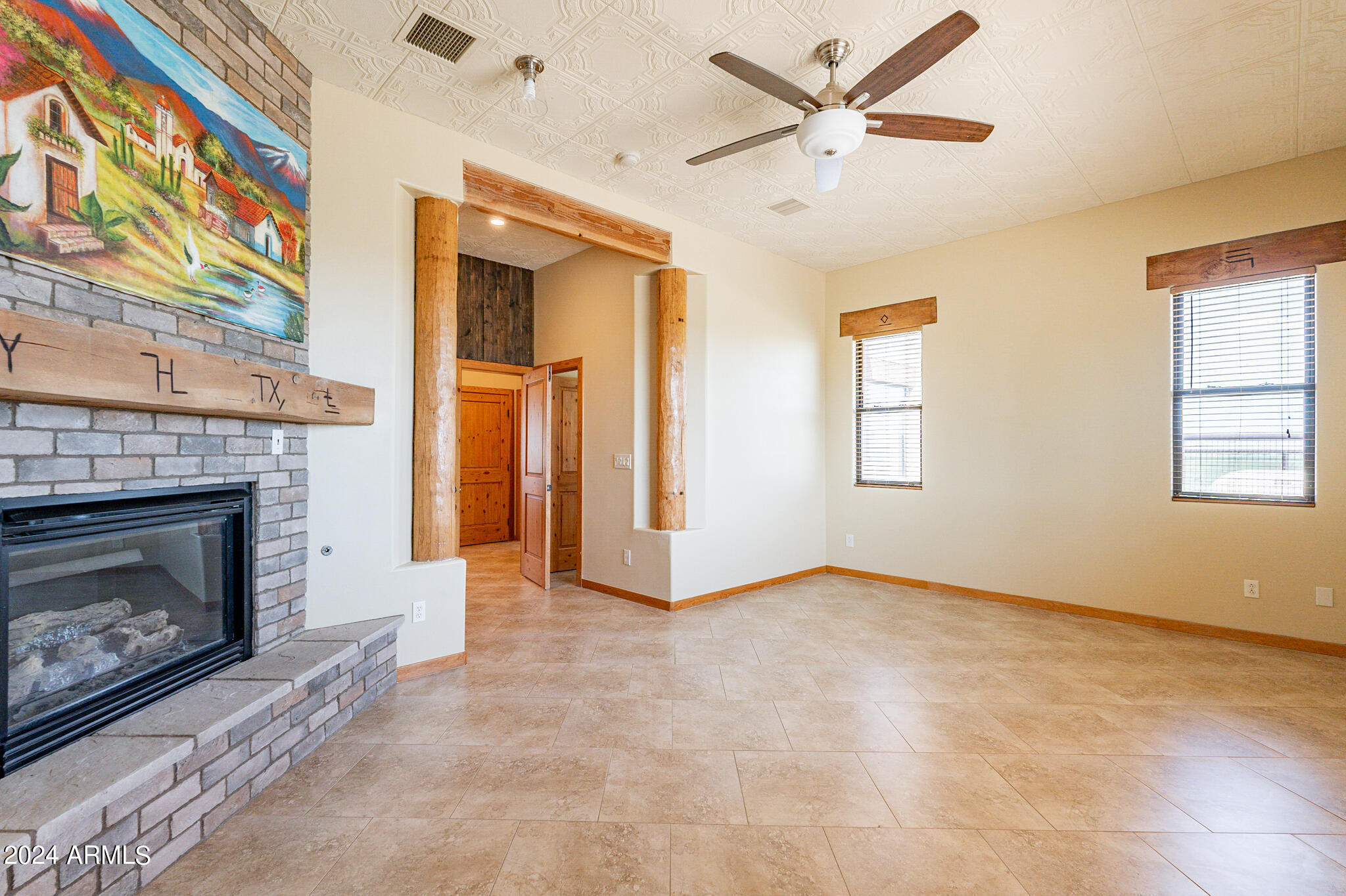 4019 W COVEY Lane