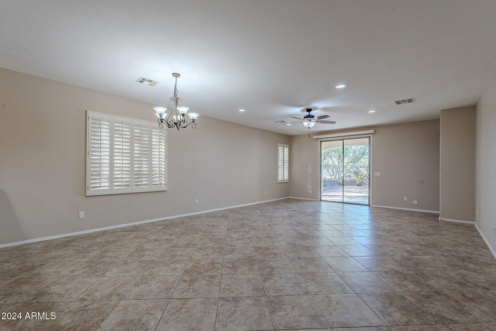 1636 E LEE Drive