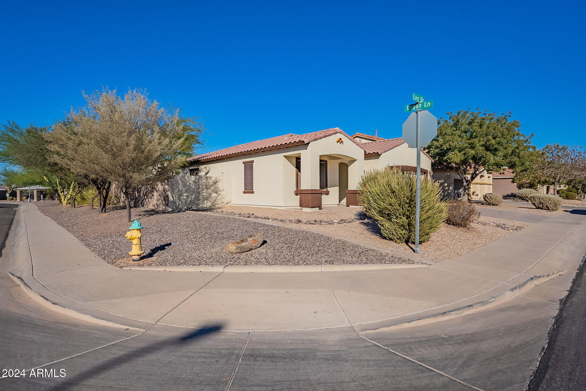 1636 E LEE Drive