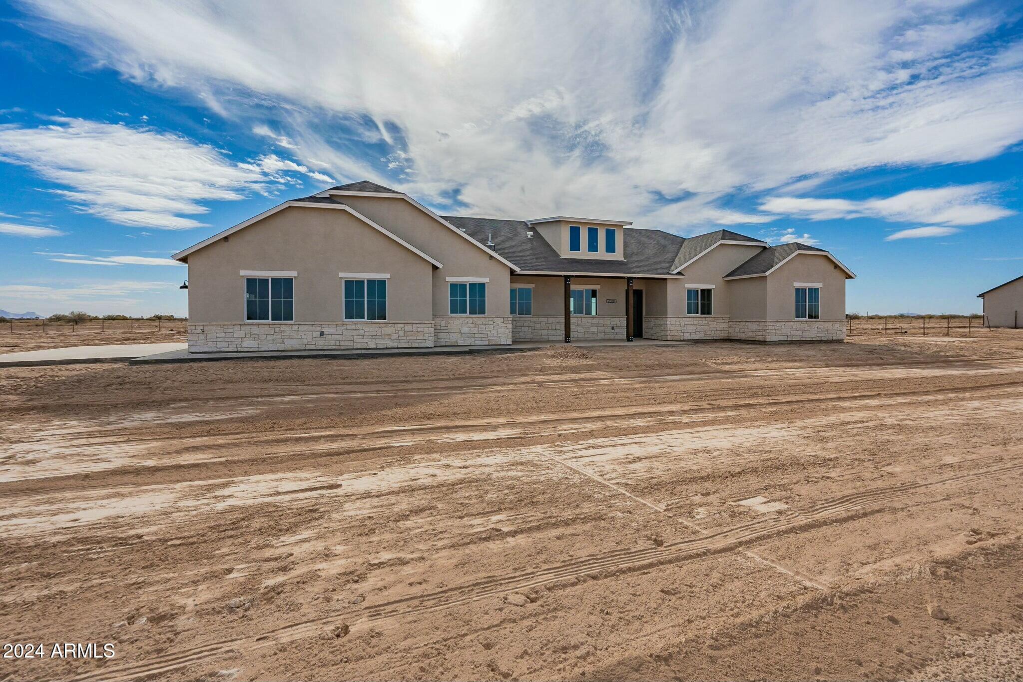 2301 E Cana Lane