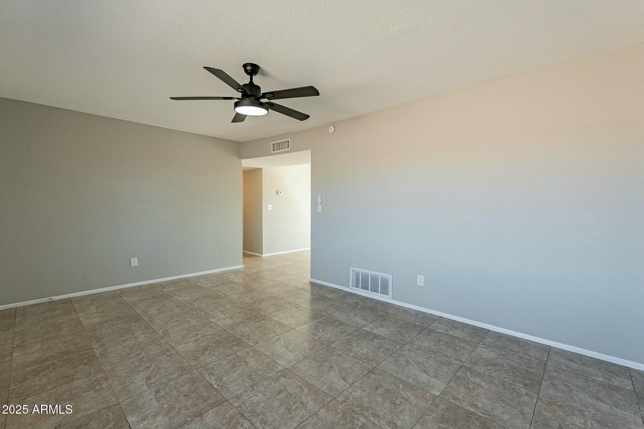 3905 N san carlos Drive