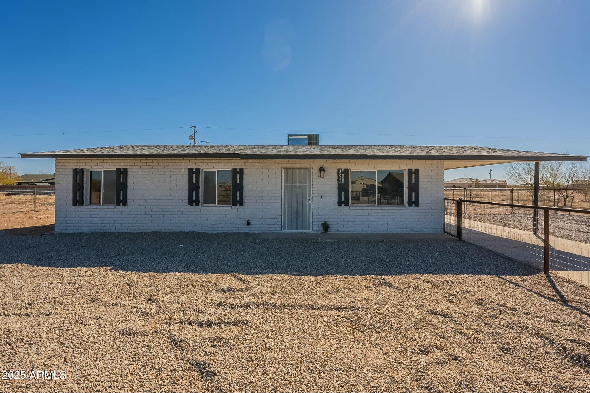 3905 N san carlos Drive