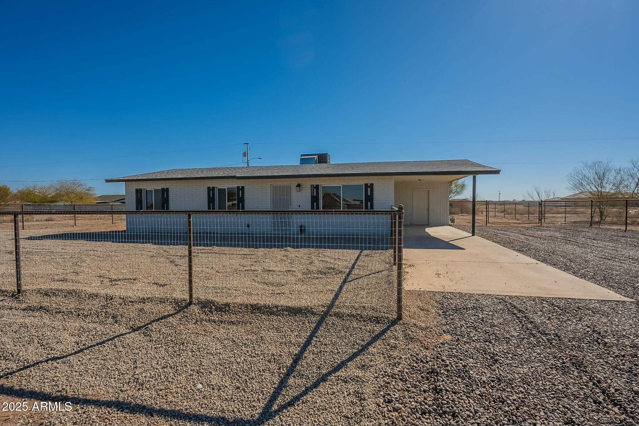 3905 N san carlos Drive