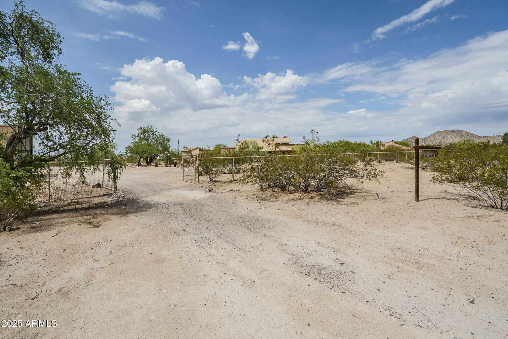11378 N SOMBRA DEL MONTE Road