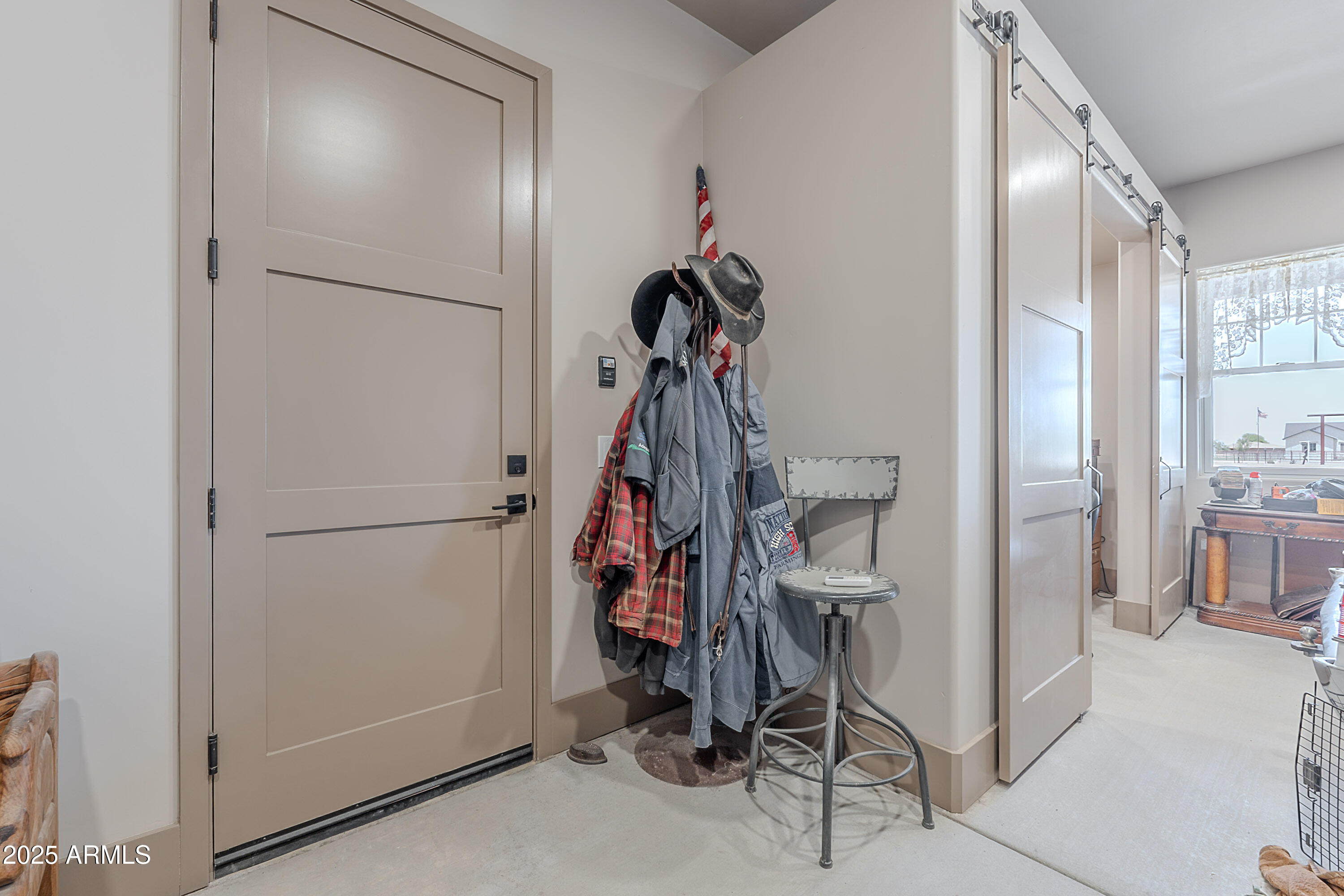 1017 W ANDREW Lane