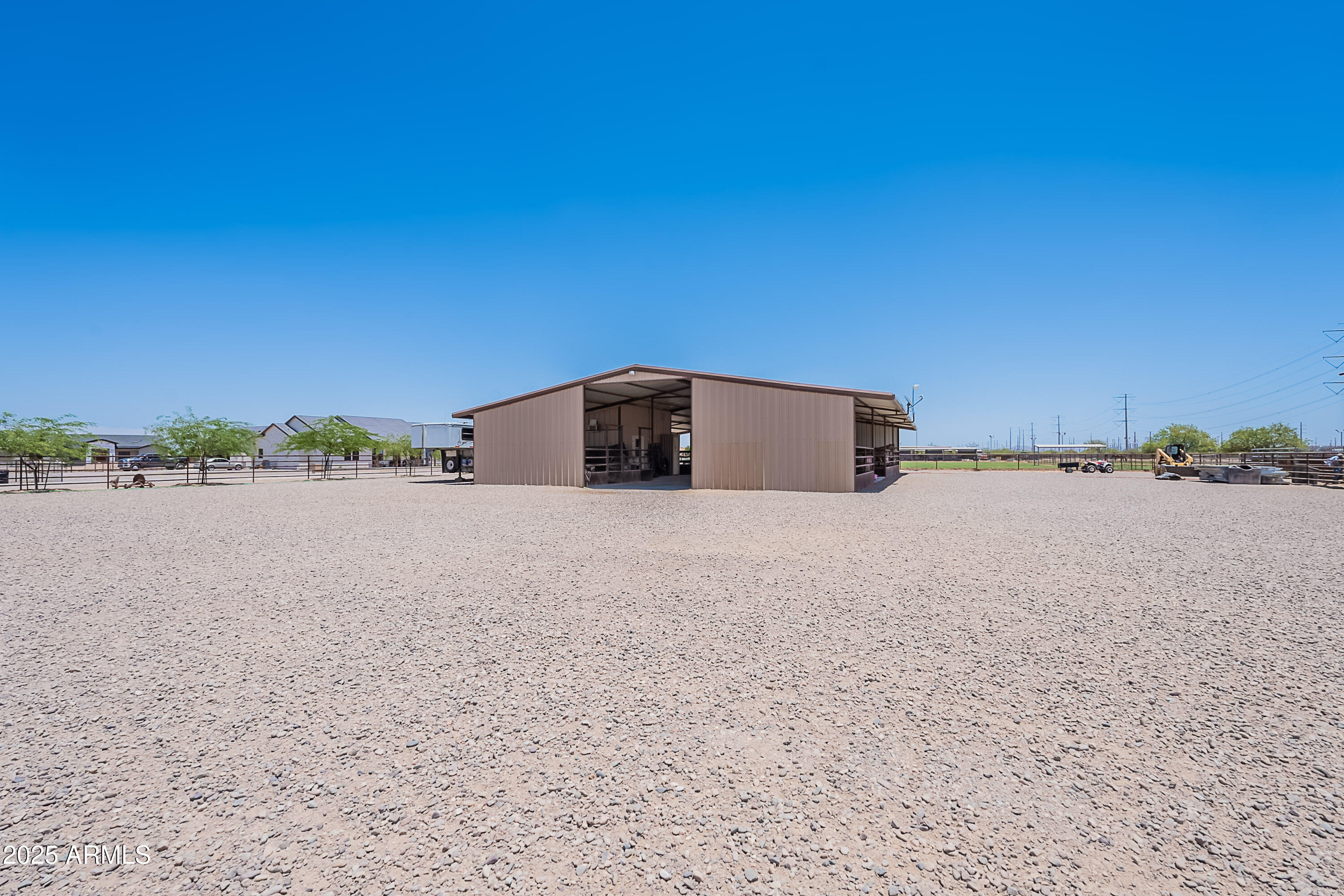 1017 W ANDREW Lane
