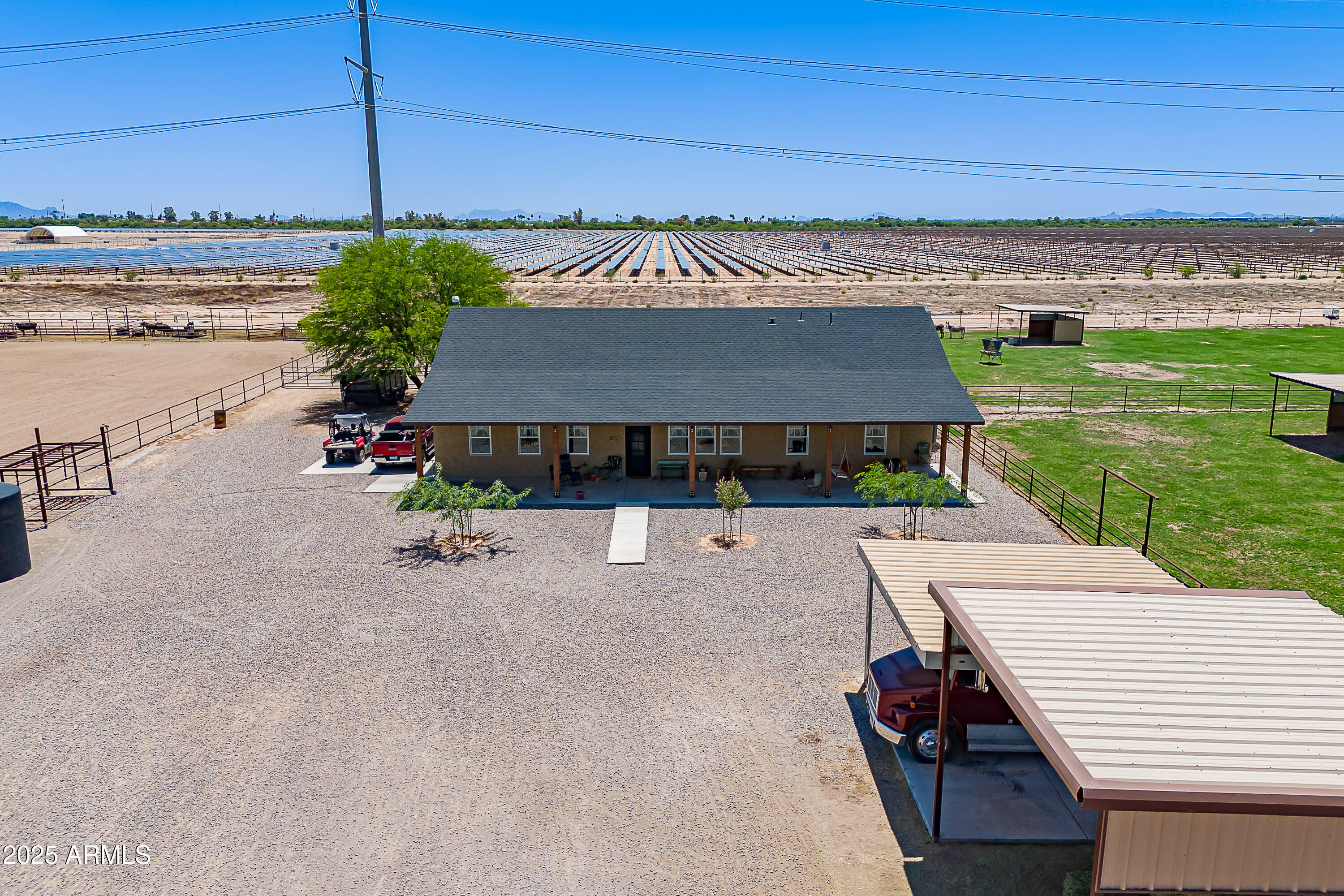 1017 W ANDREW Lane