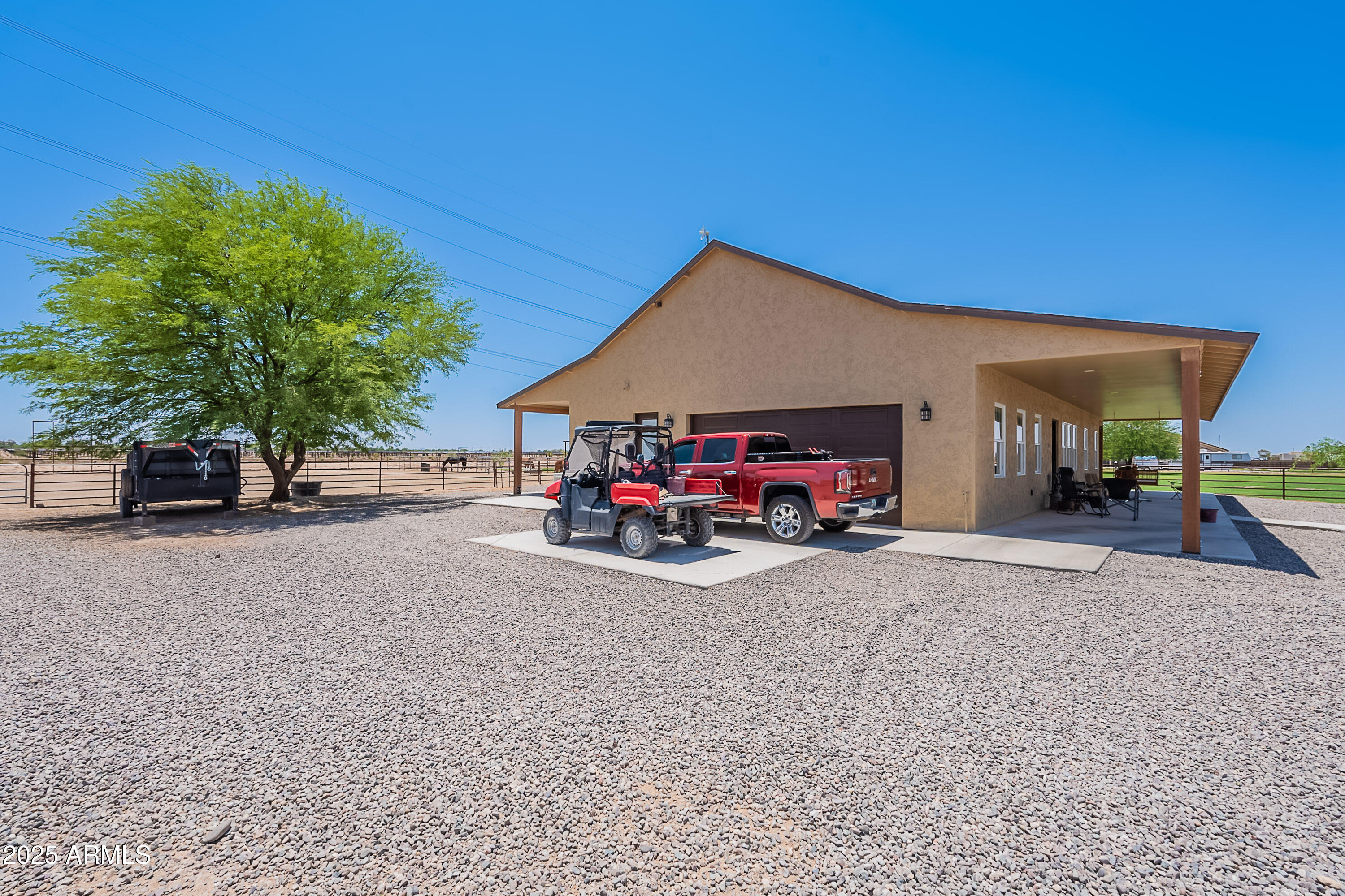 1017 W ANDREW Lane