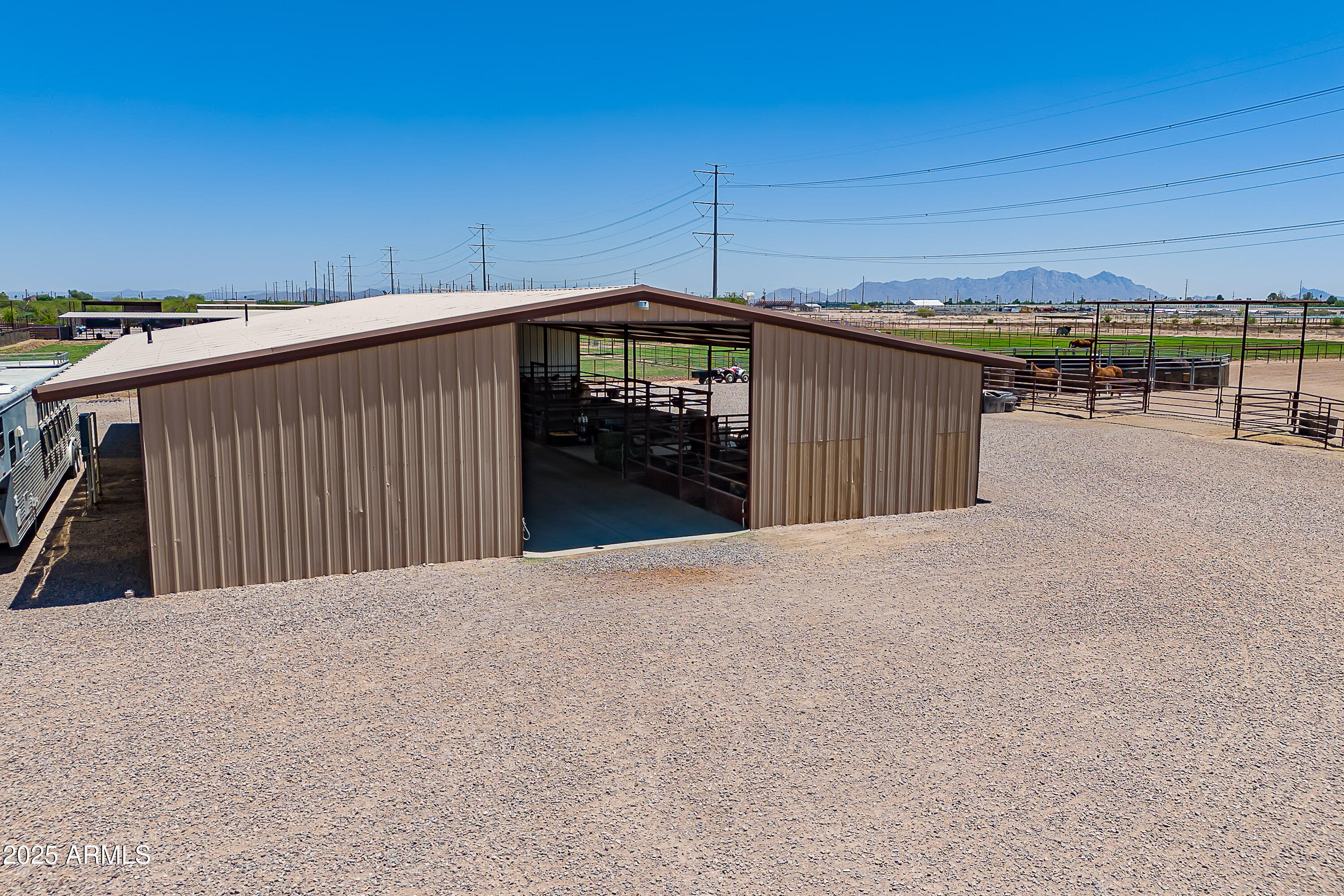 1017 W ANDREW Lane