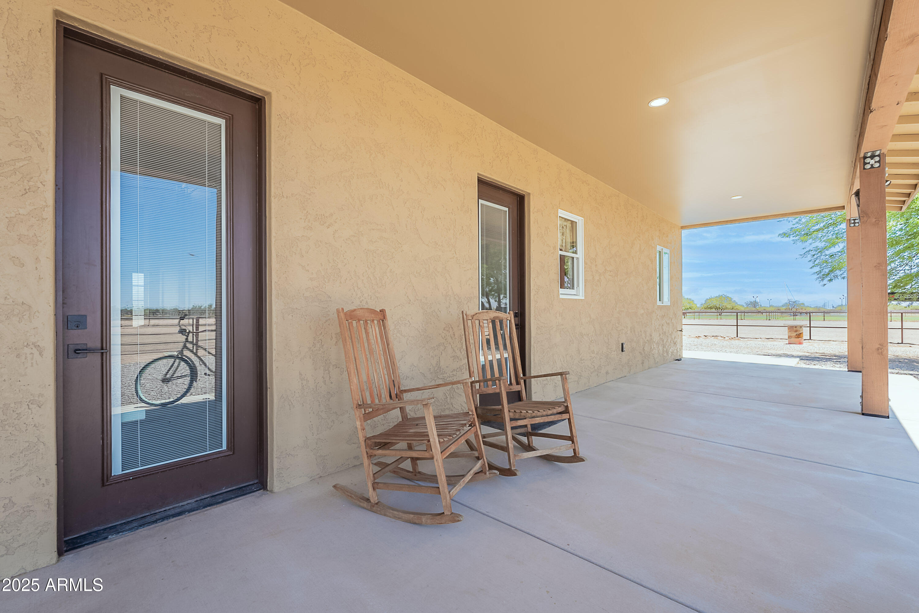 1017 W ANDREW Lane