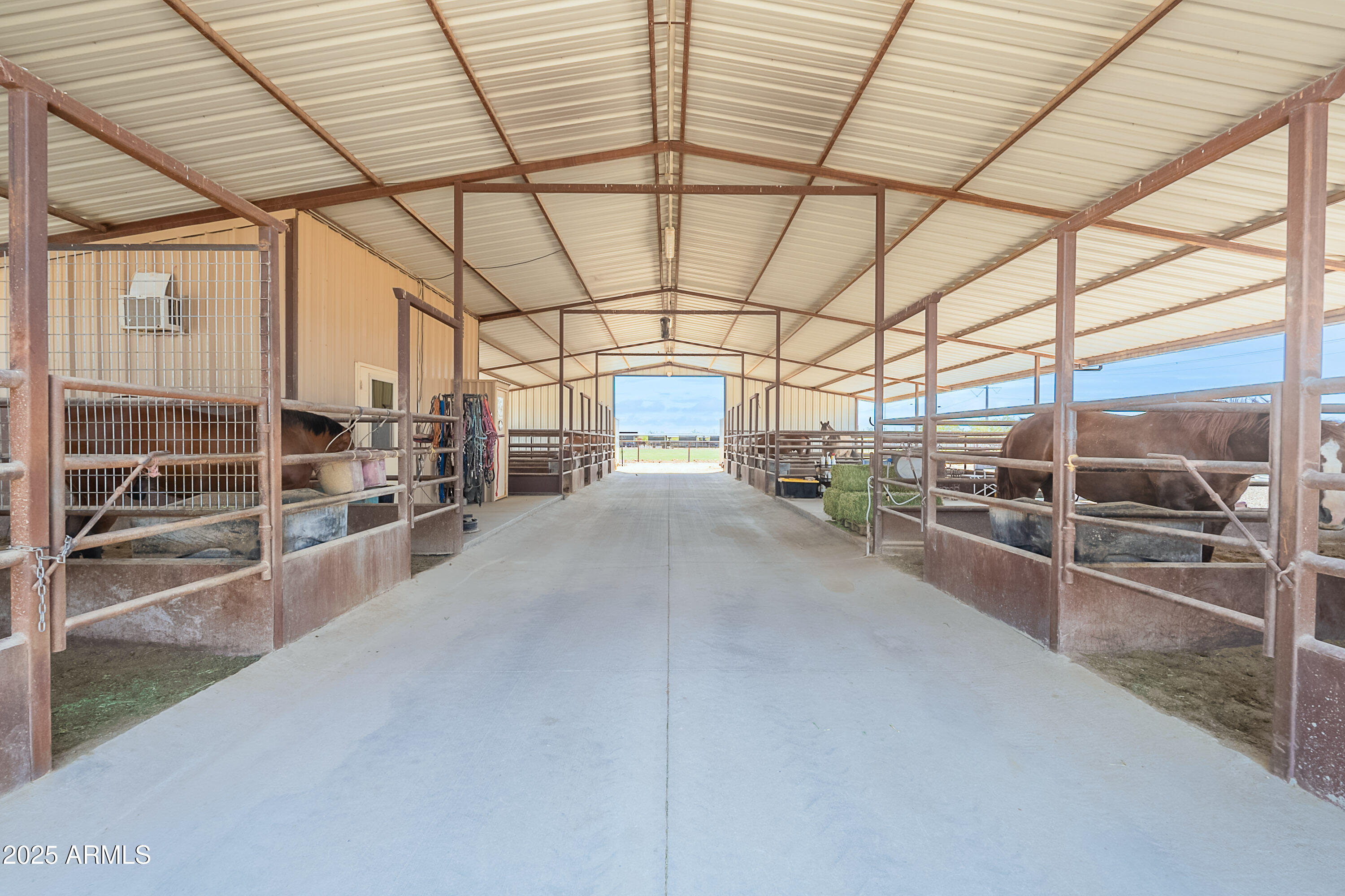 1017 W ANDREW Lane