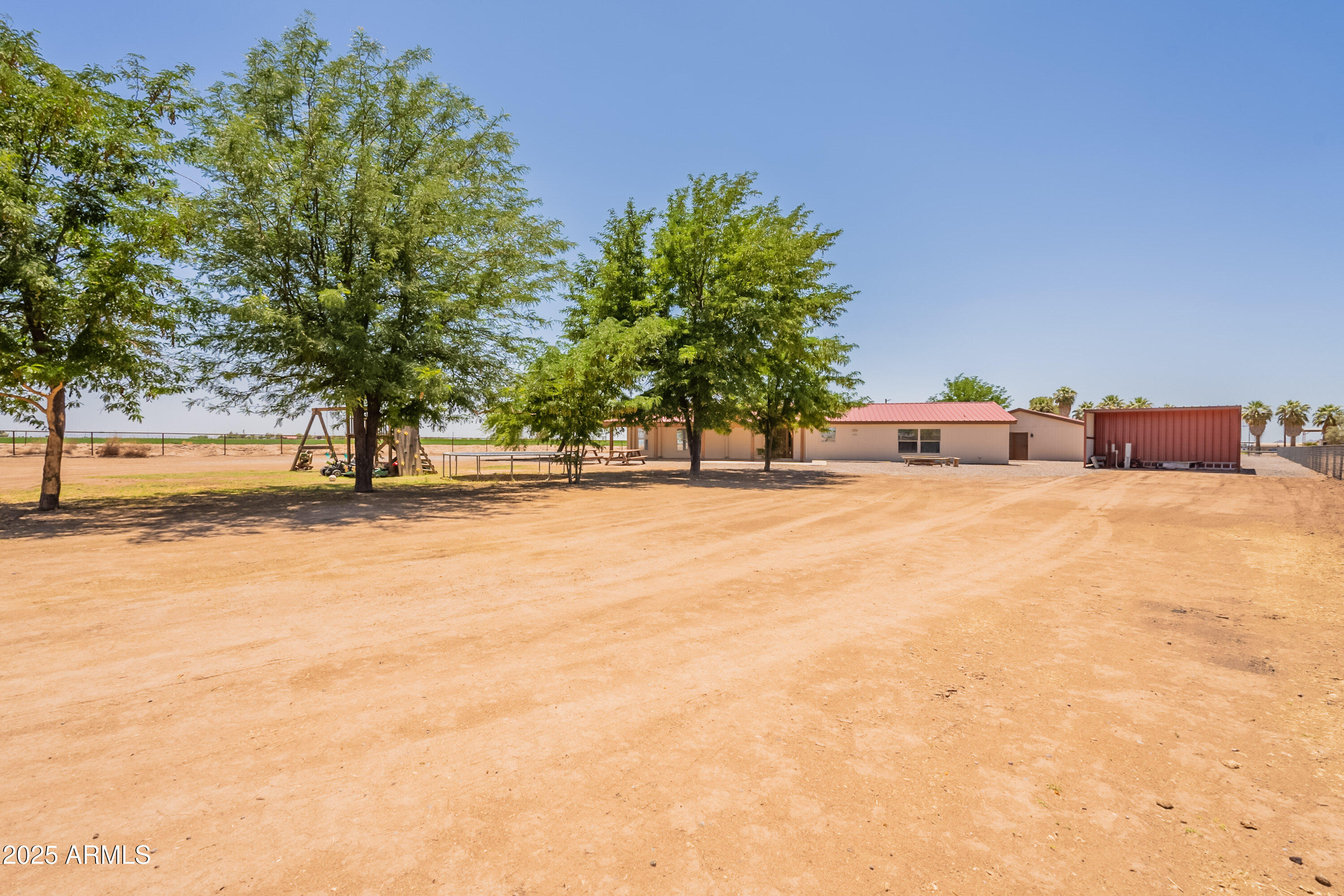 429 N NAFZIGER Road