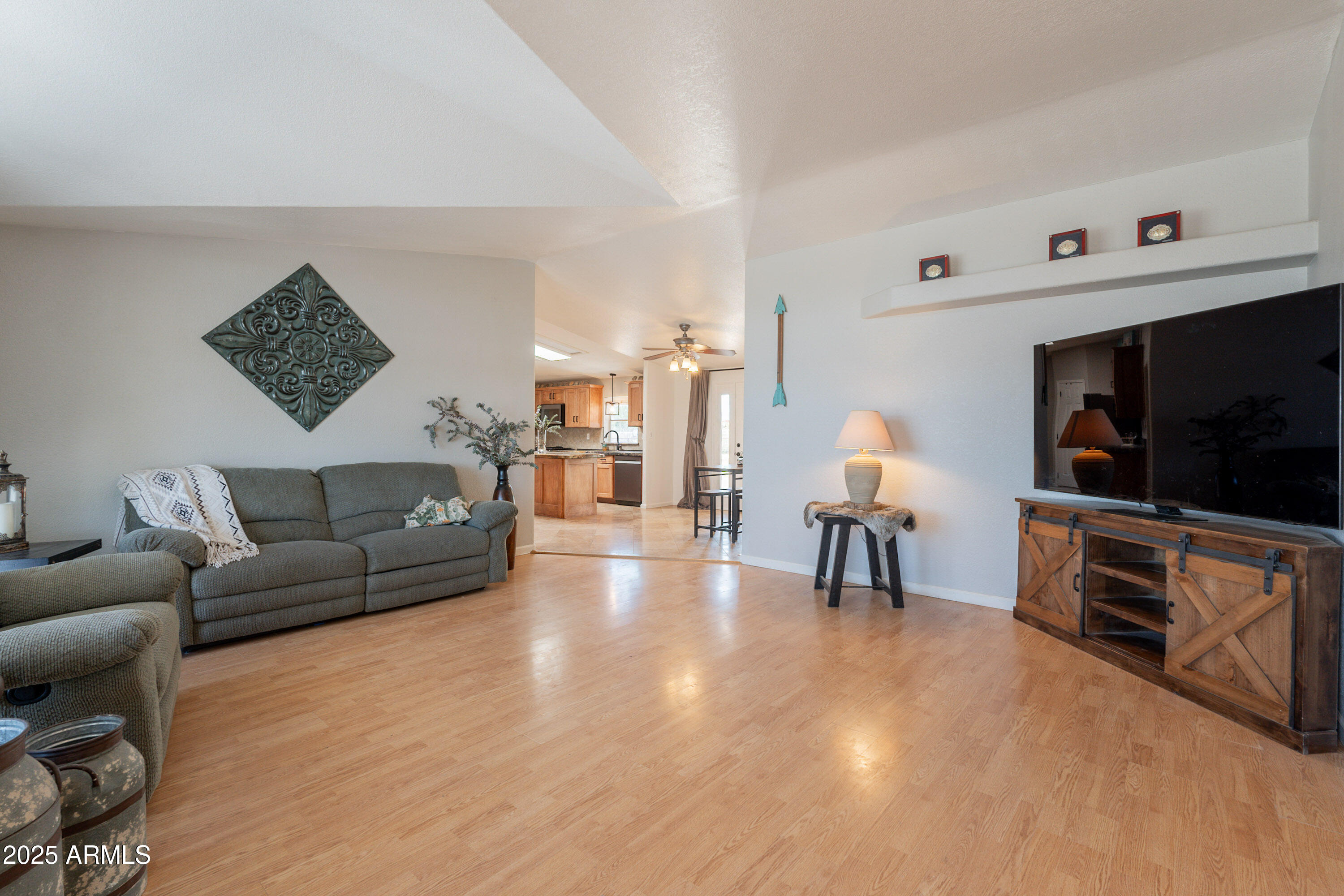 429 N NAFZIGER Road