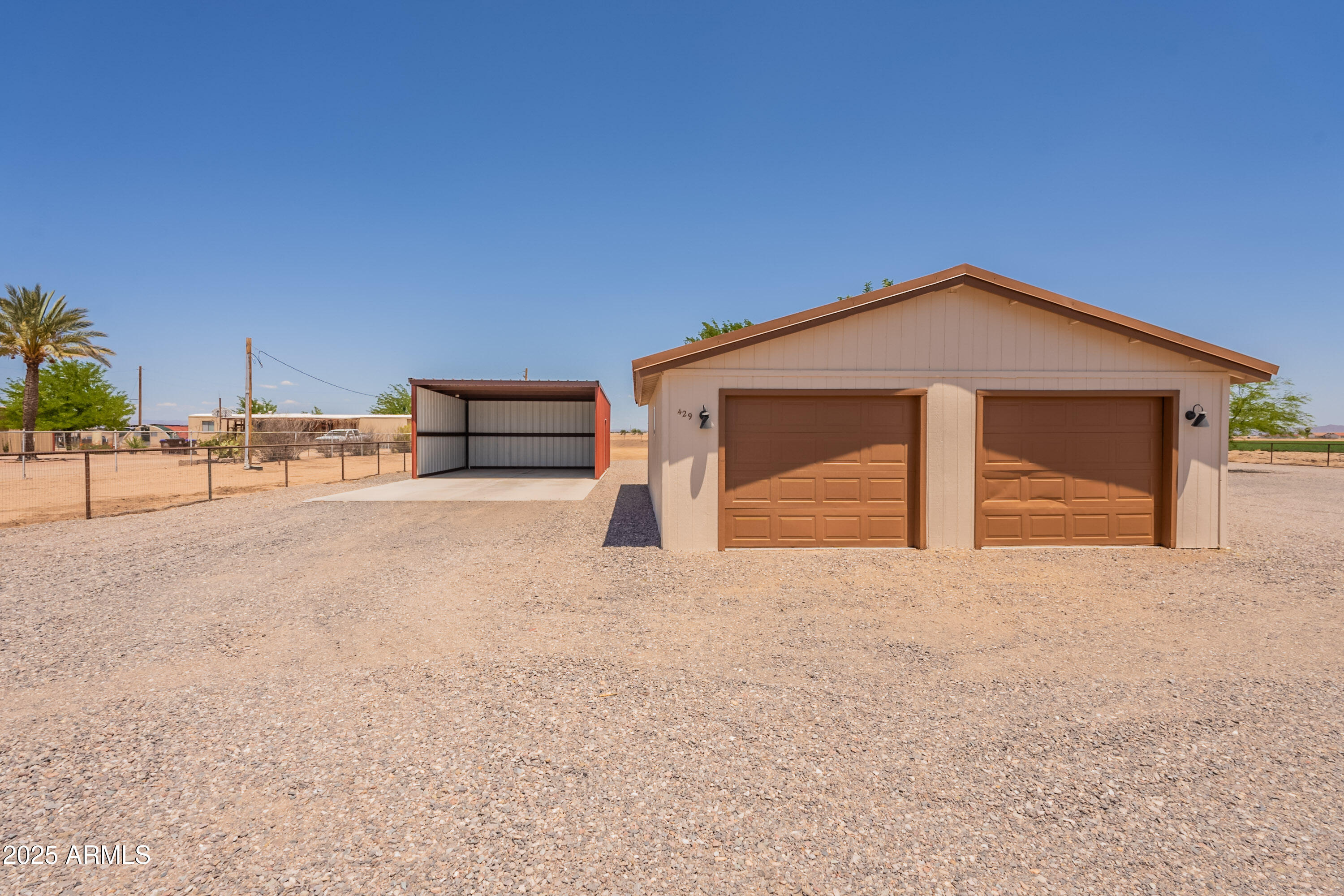 429 N NAFZIGER Road
