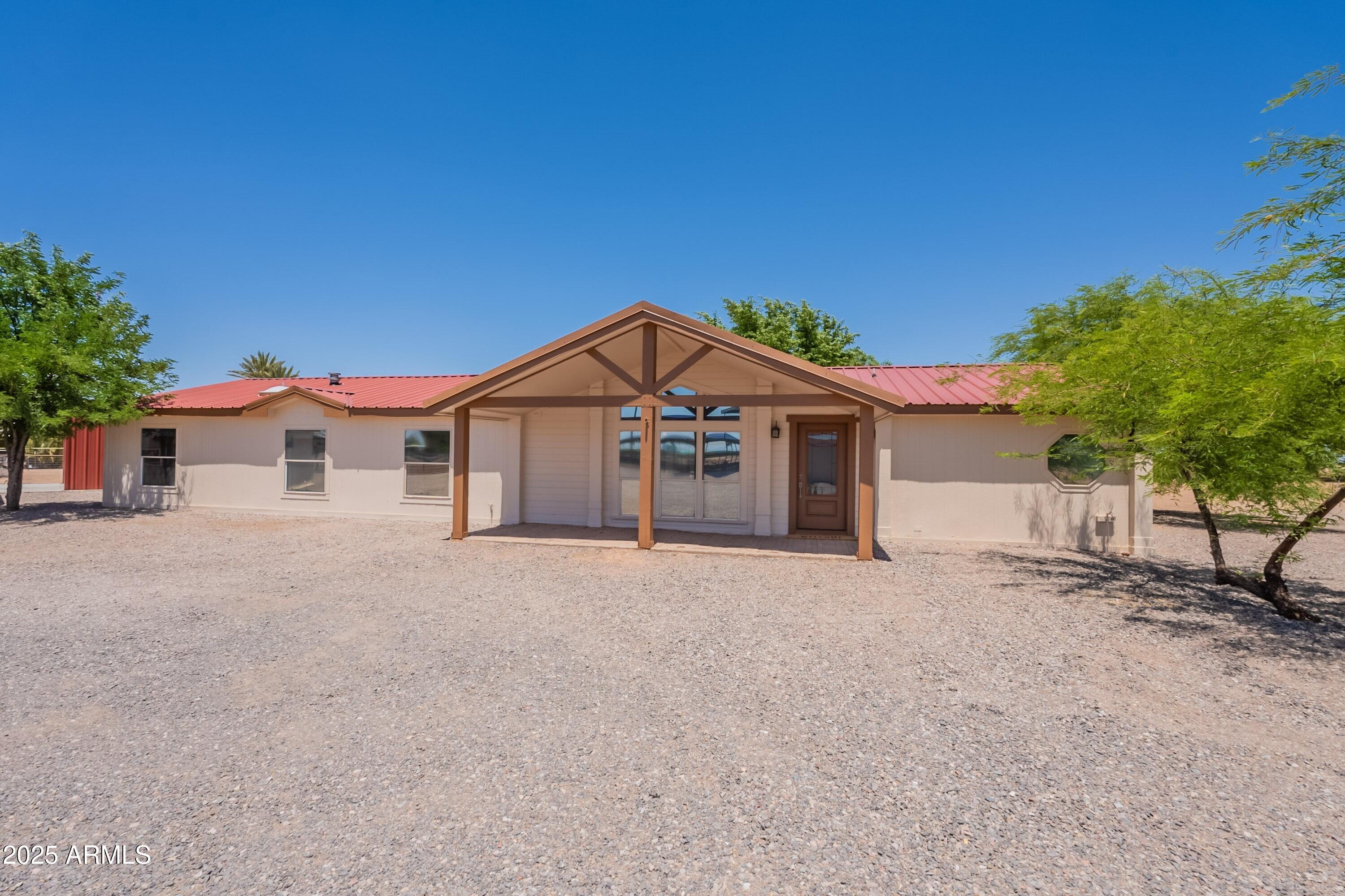 429 N NAFZIGER Road