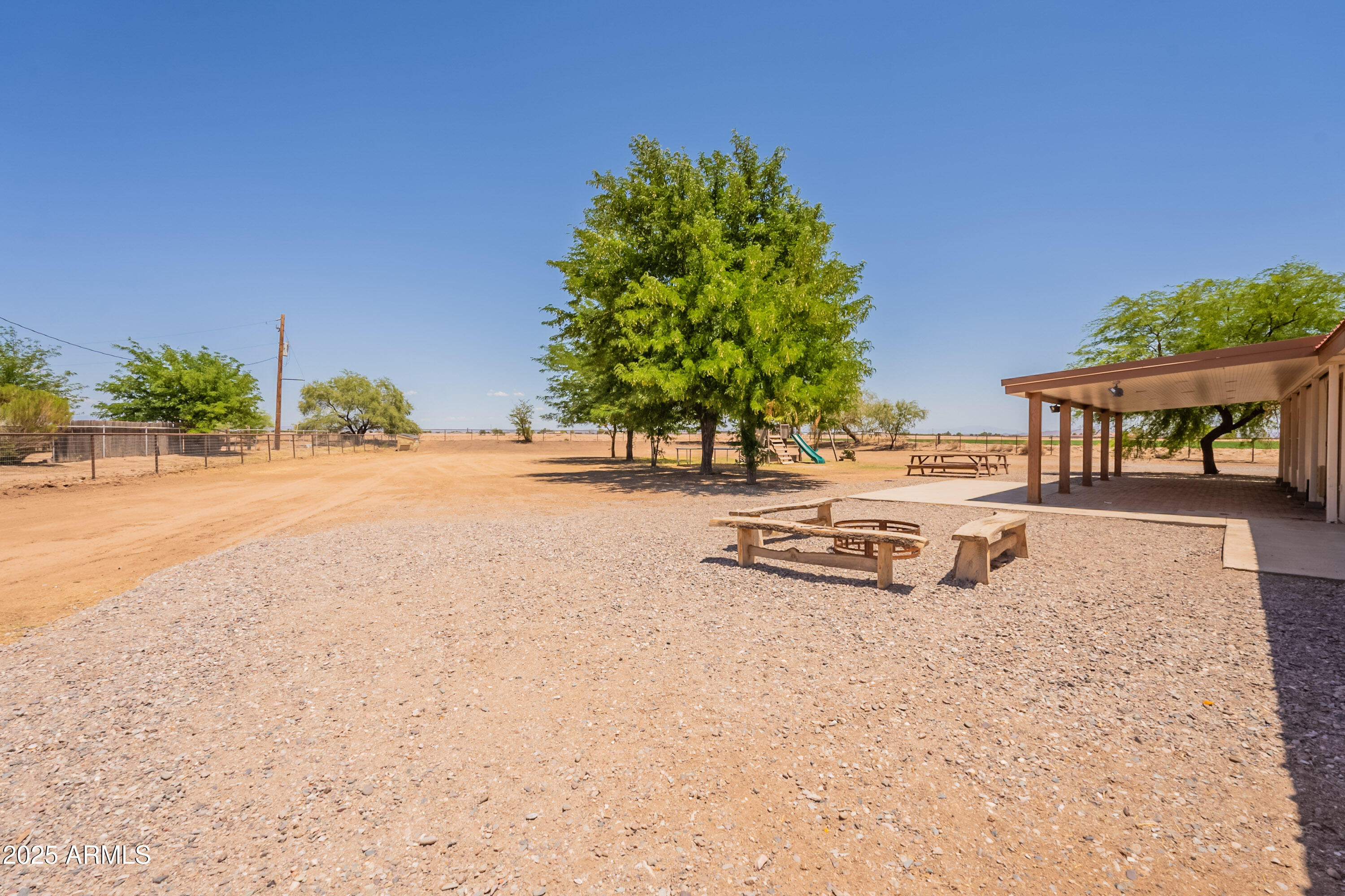 429 N NAFZIGER Road