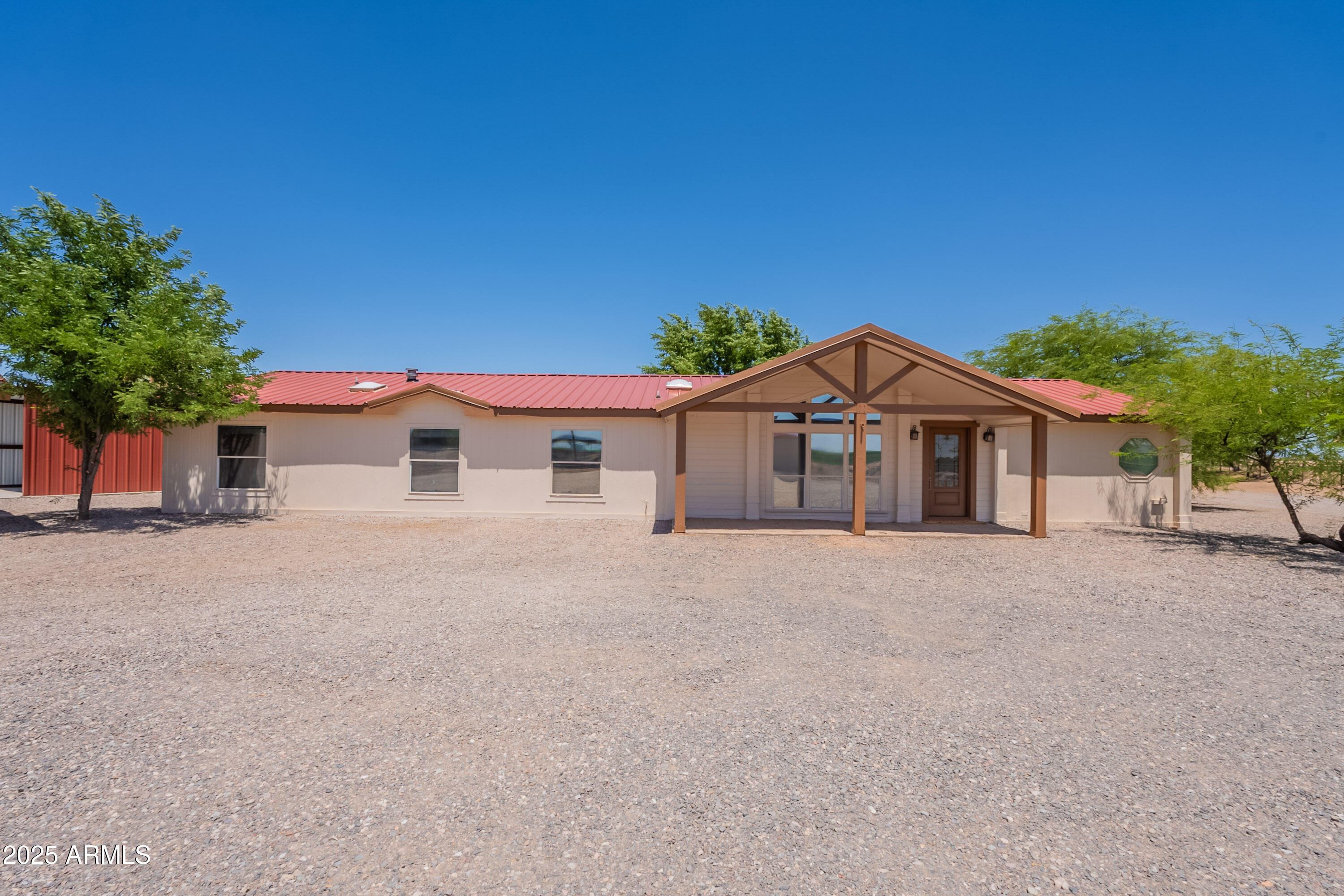 429 N NAFZIGER Road
