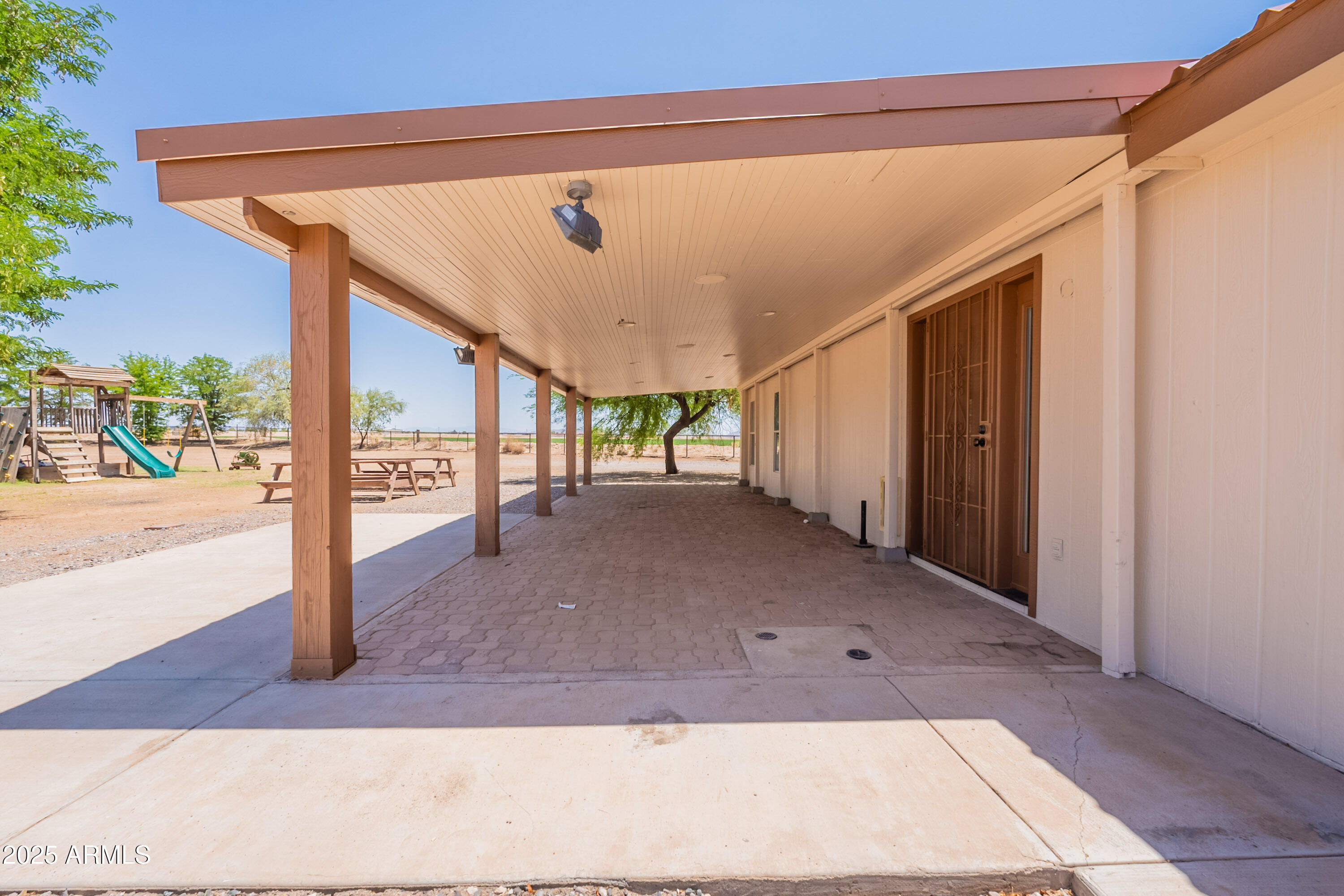 429 N NAFZIGER Road