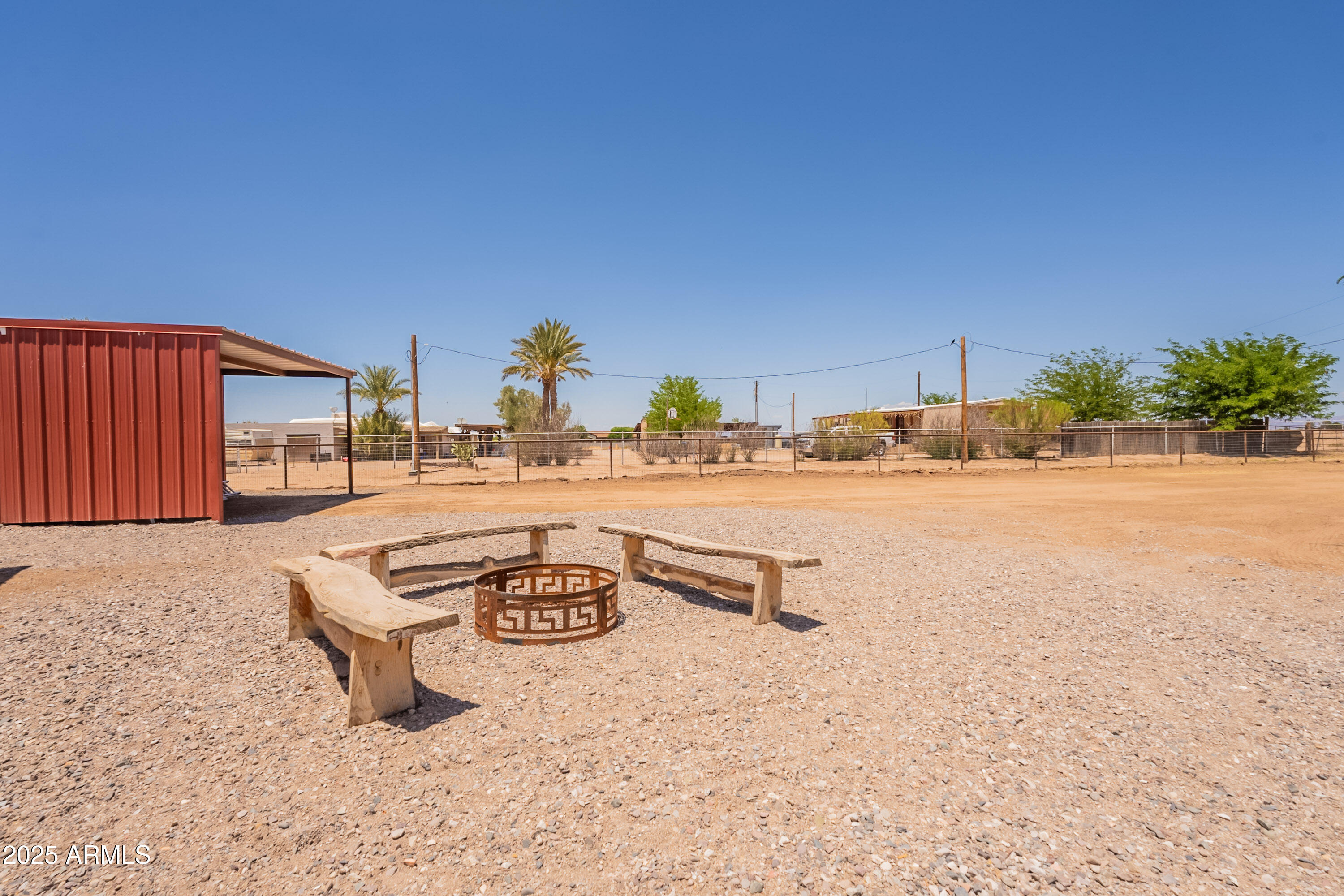 429 N NAFZIGER Road