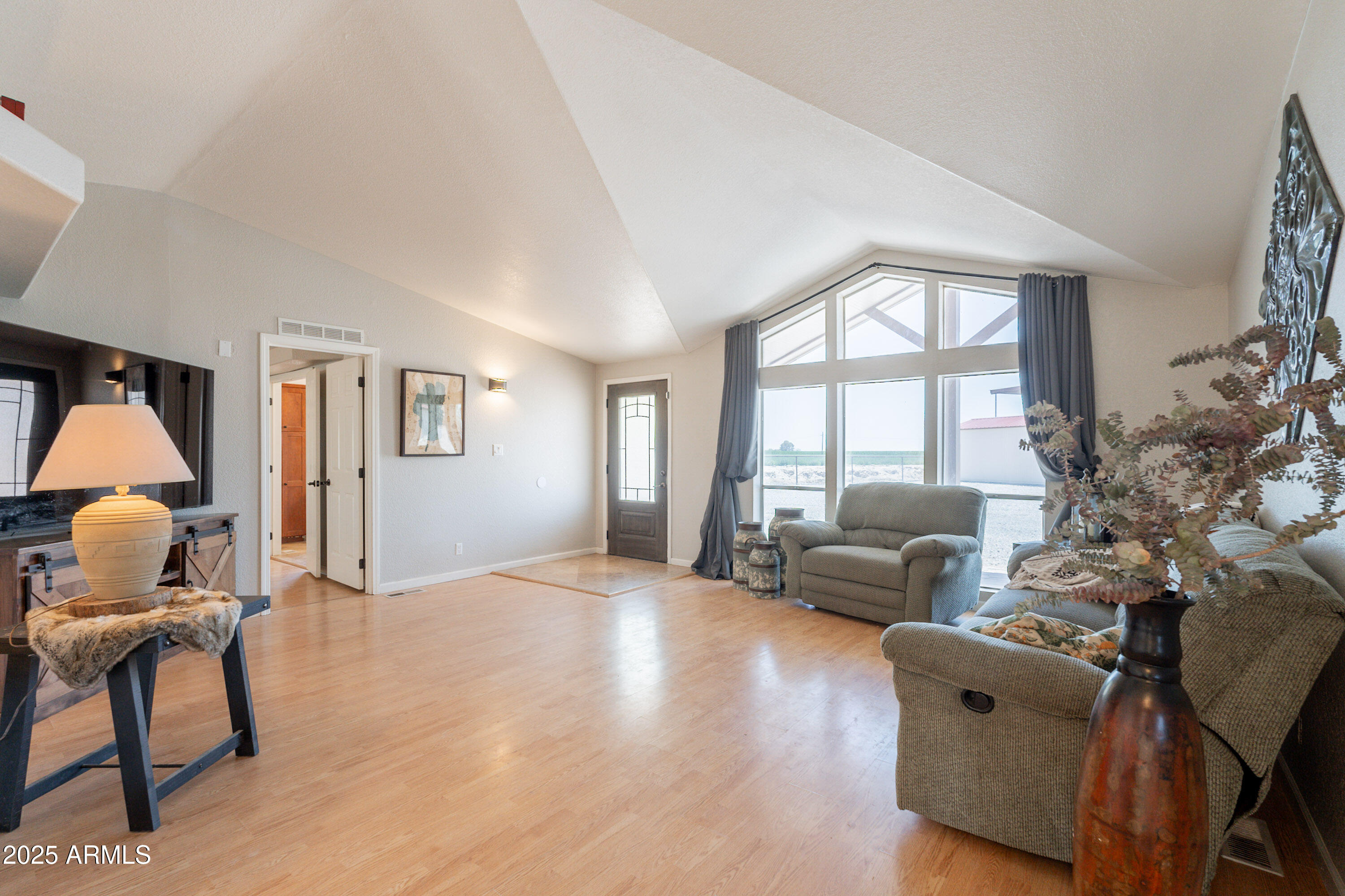 429 N NAFZIGER Road